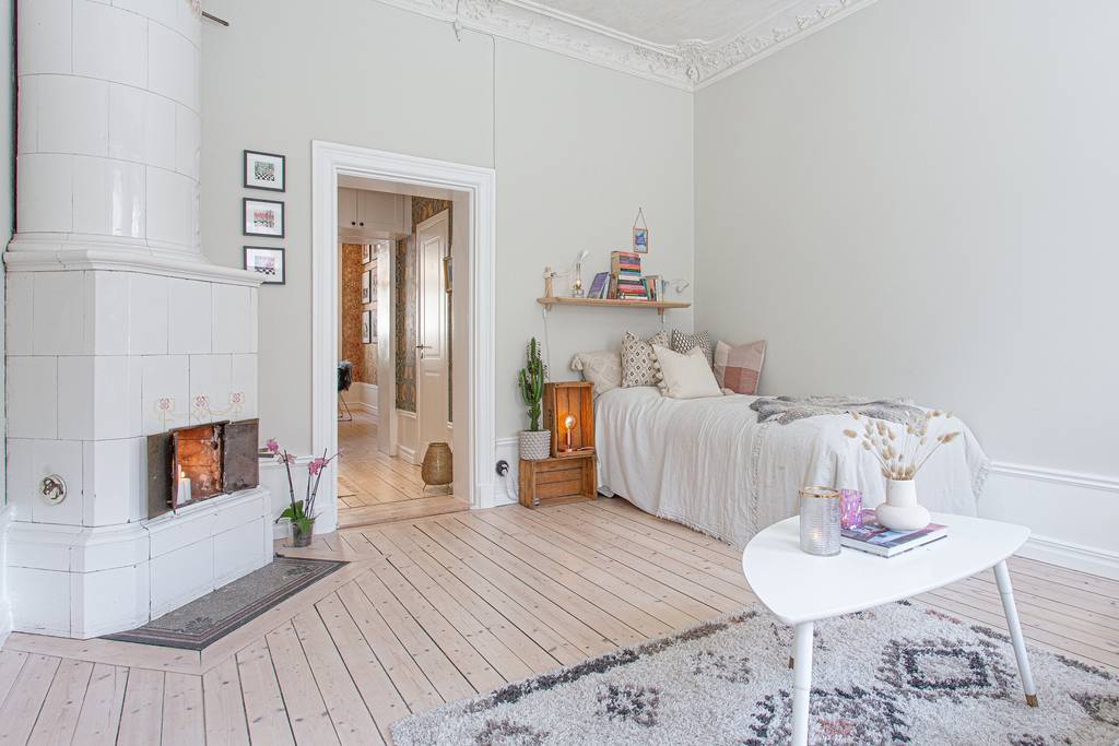 salon et chambre avec cheminée studio 47m2 dans immeuble ancien salon et chambre avec cheminée studio 47m2 dans immeuble ancien