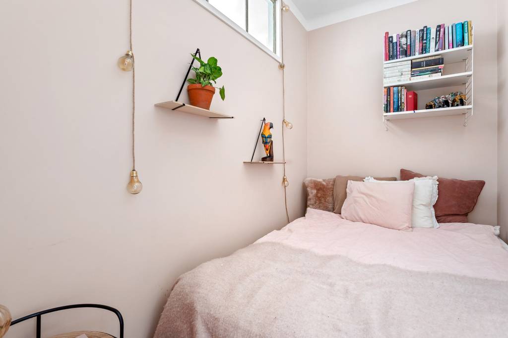 chambre en second jour dans alcôve surélevée