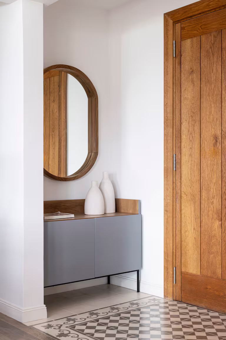entrée avec console et miroir entrée avec console et miroir