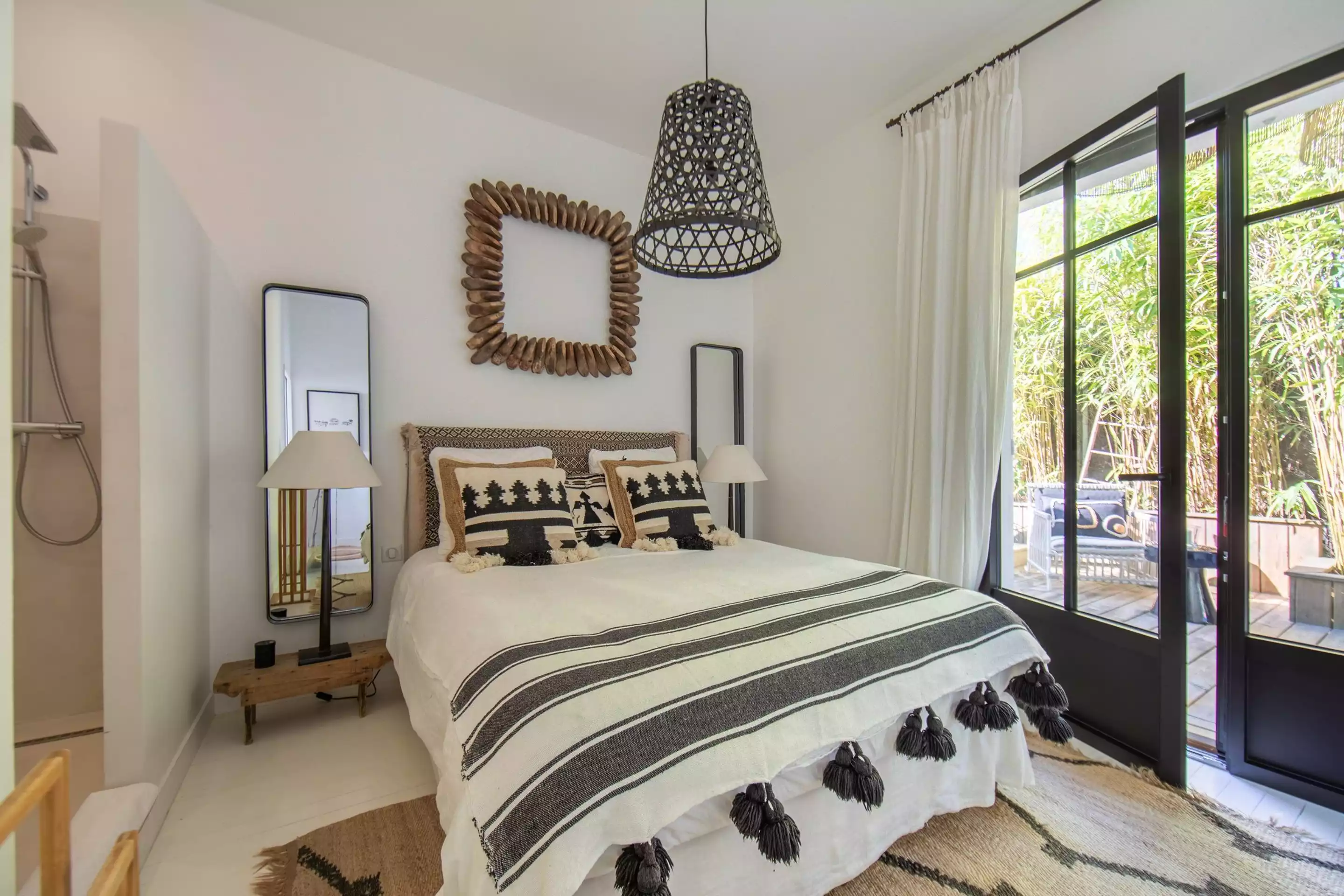 chambre décoration ethnique chic et naturelle villa Biancasa