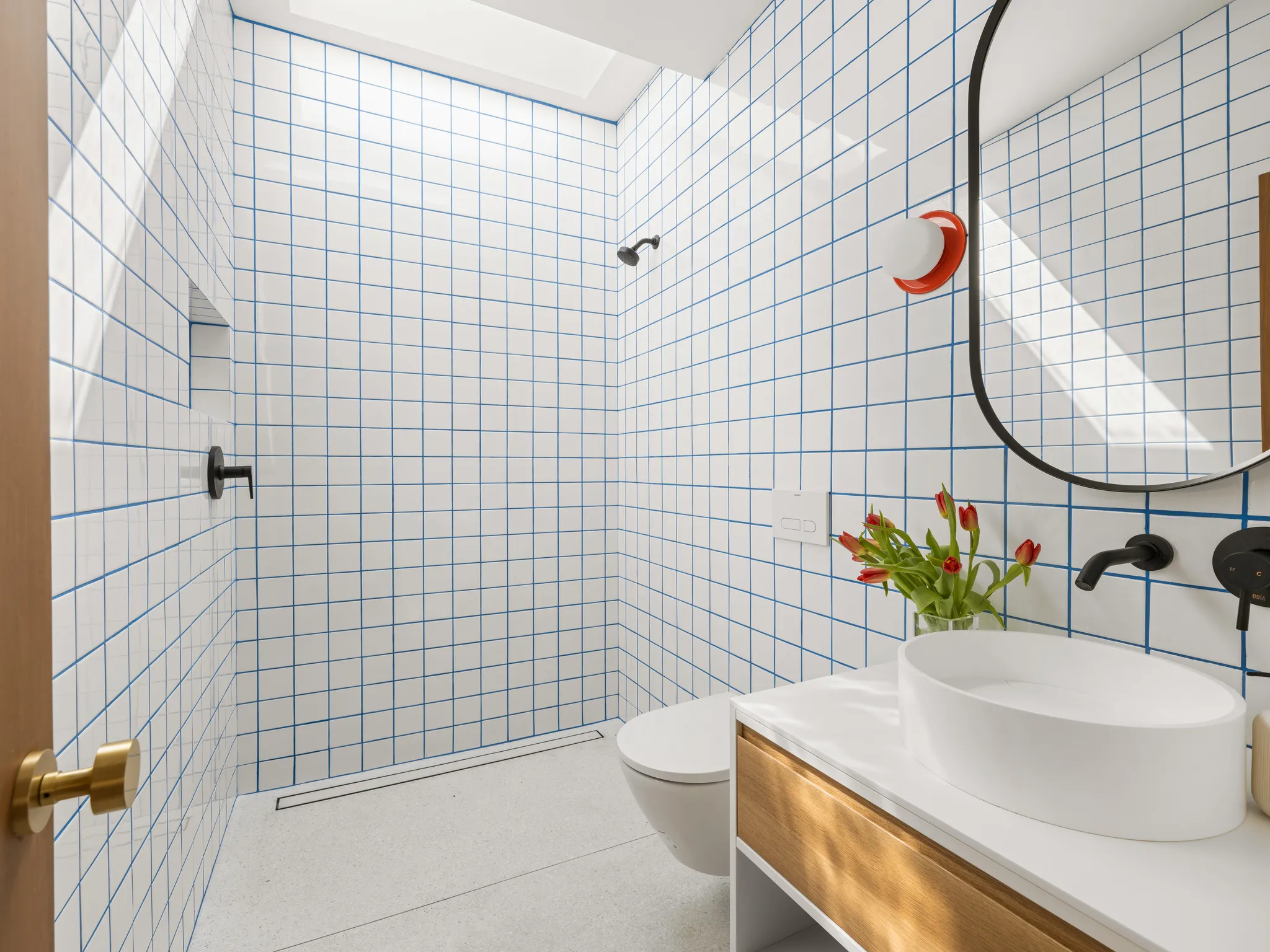 salle de bain carrelage blanc joints bleus Casa Tropicale Vero Beach Floride salle de bain carrelage blanc joints bleus Casa Tropicale Vero Beach Floride