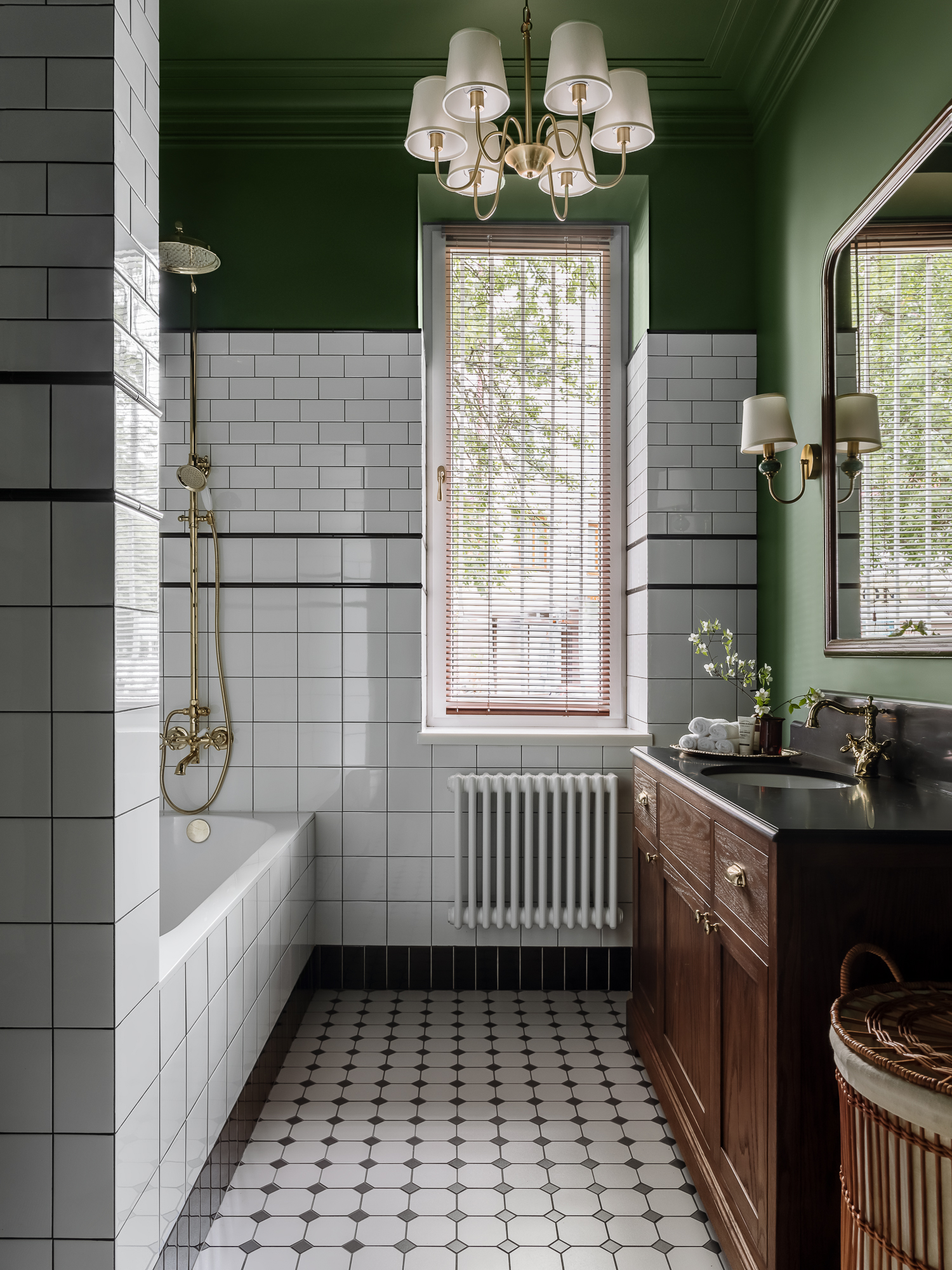 salle de bain murs et plafond vert sol cabochons noirs salle de bain murs et plafond vert sol cabochons noirs