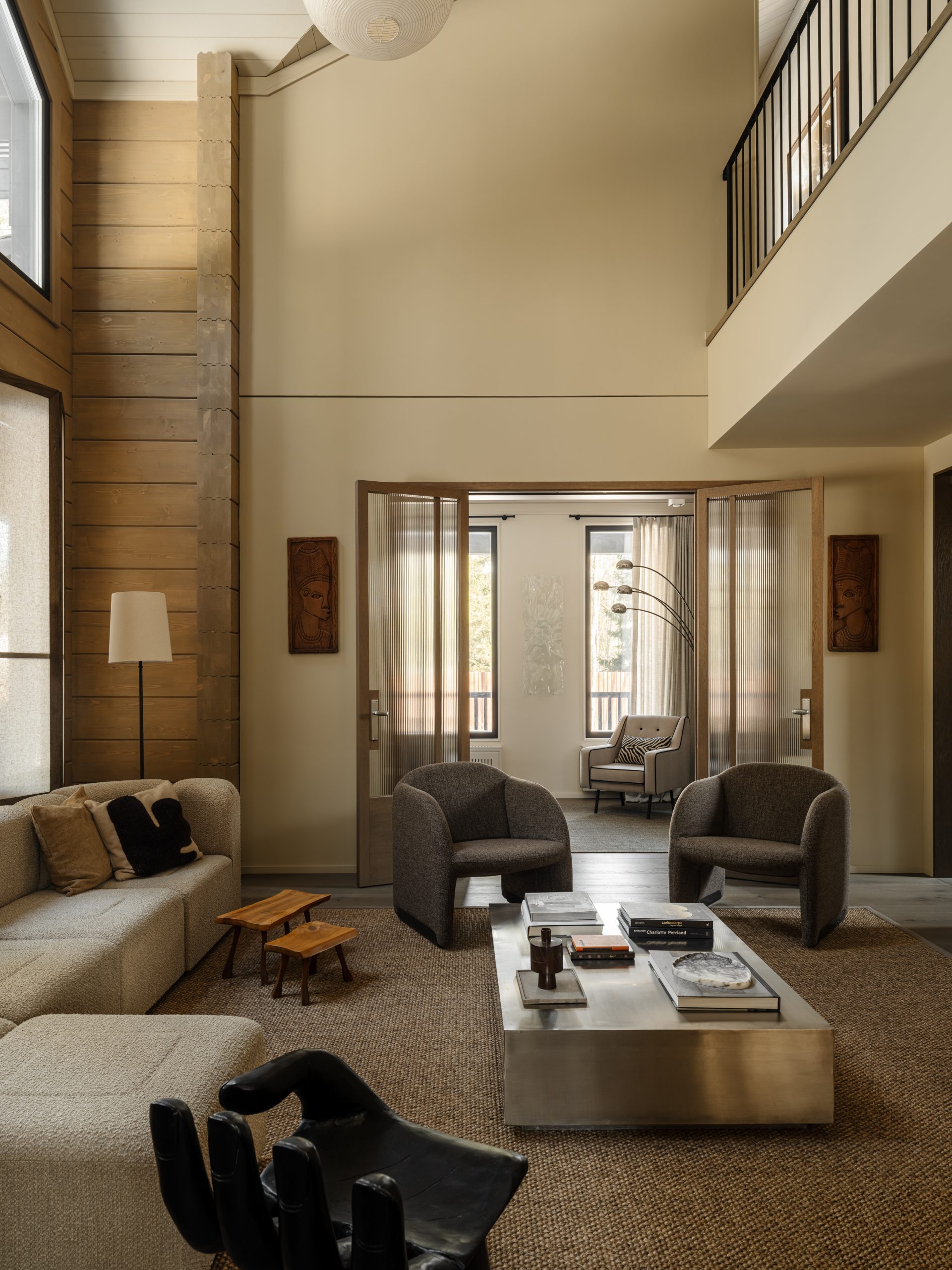 salon double hauteur avec mezzanine décoration contemporaine maison en bois salon double hauteur avec mezzanine décoration contemporaine maison en bois