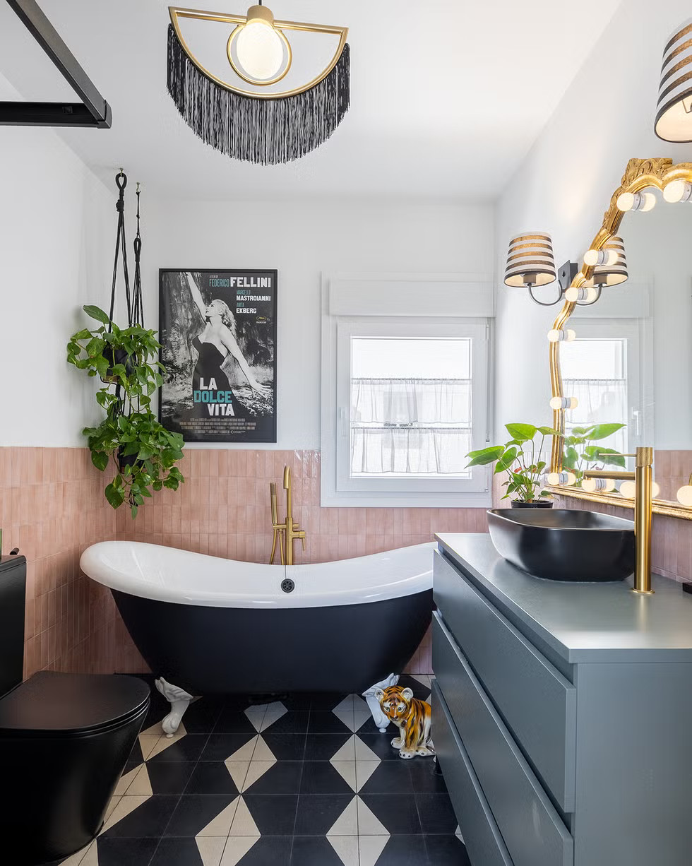 salle de bain glamour et vintage décoration colorée salle de bain glamour et vintage décoration colorée