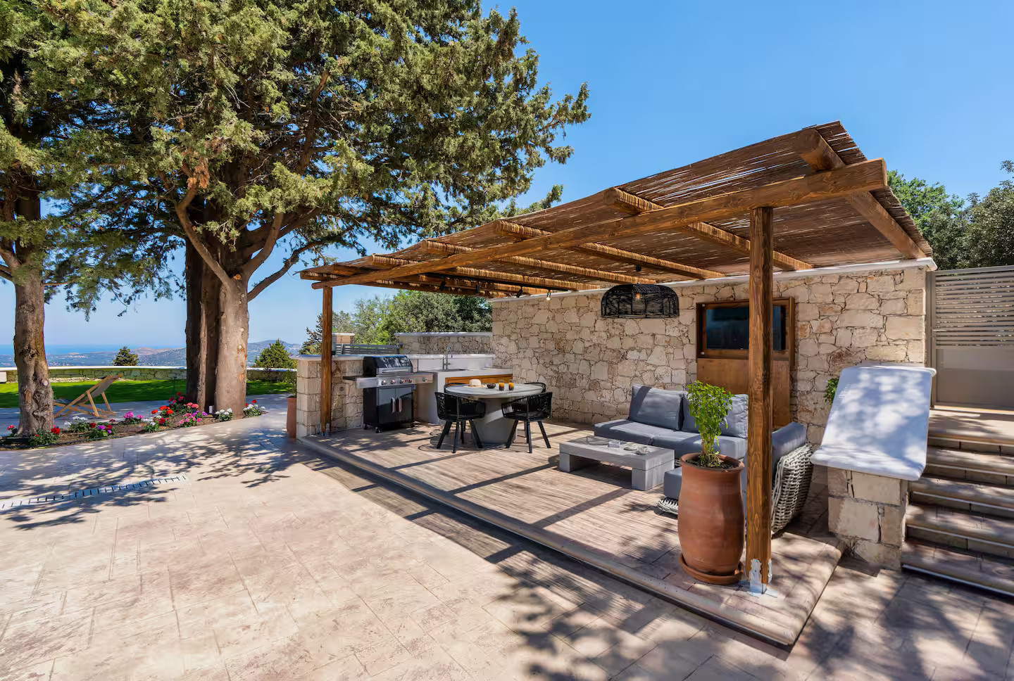 salon extérieur sous pergola Sunshine Villa salon extérieur sous pergola Sunshine Villa