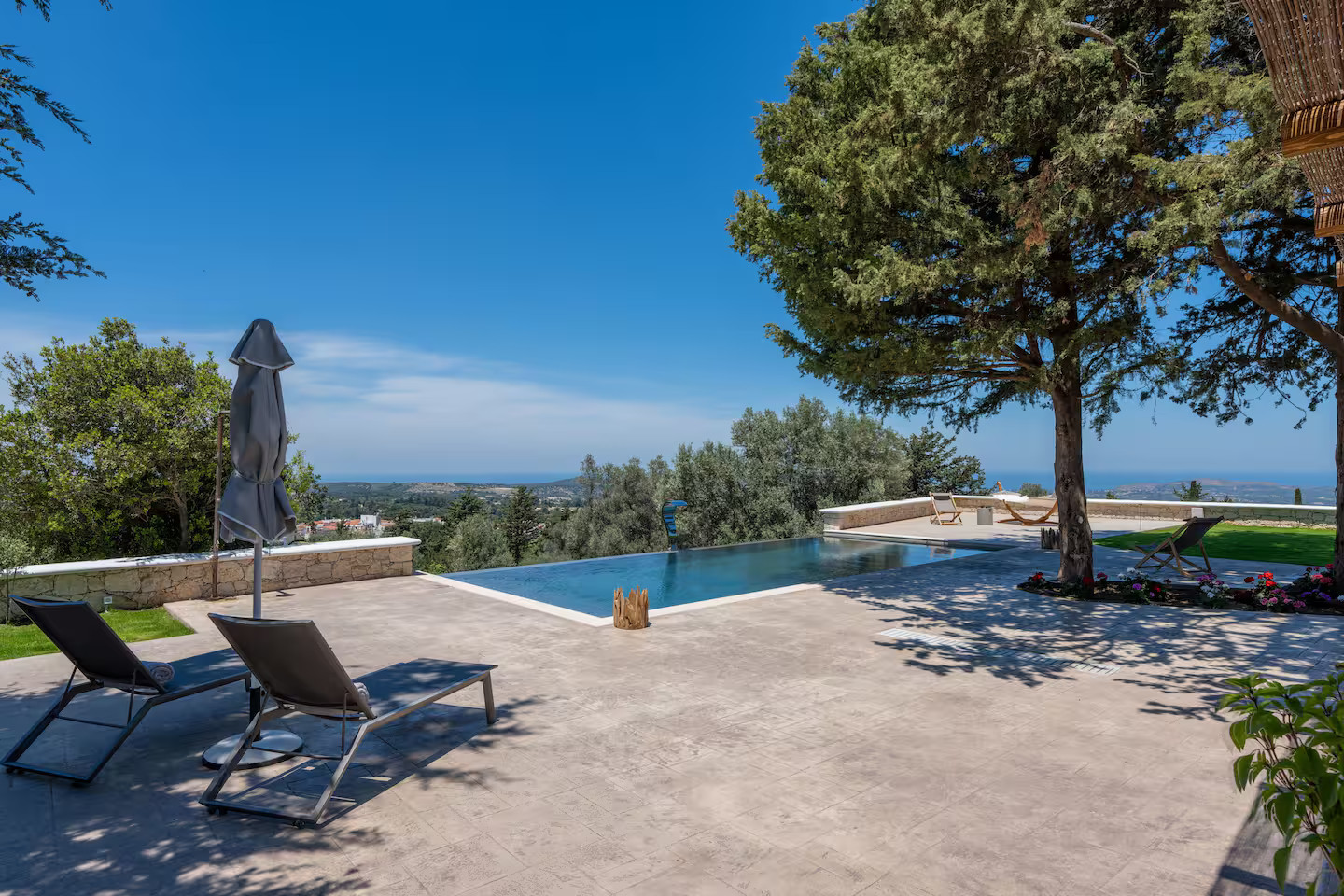 jardin avec piscine Sunshine Villa jardin avec piscine Sunshine Villa