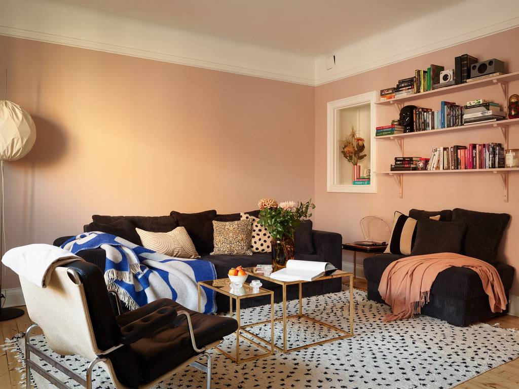 salon murs roses appartement vintage de 69m2 salon murs roses appartement vintage de 69m2