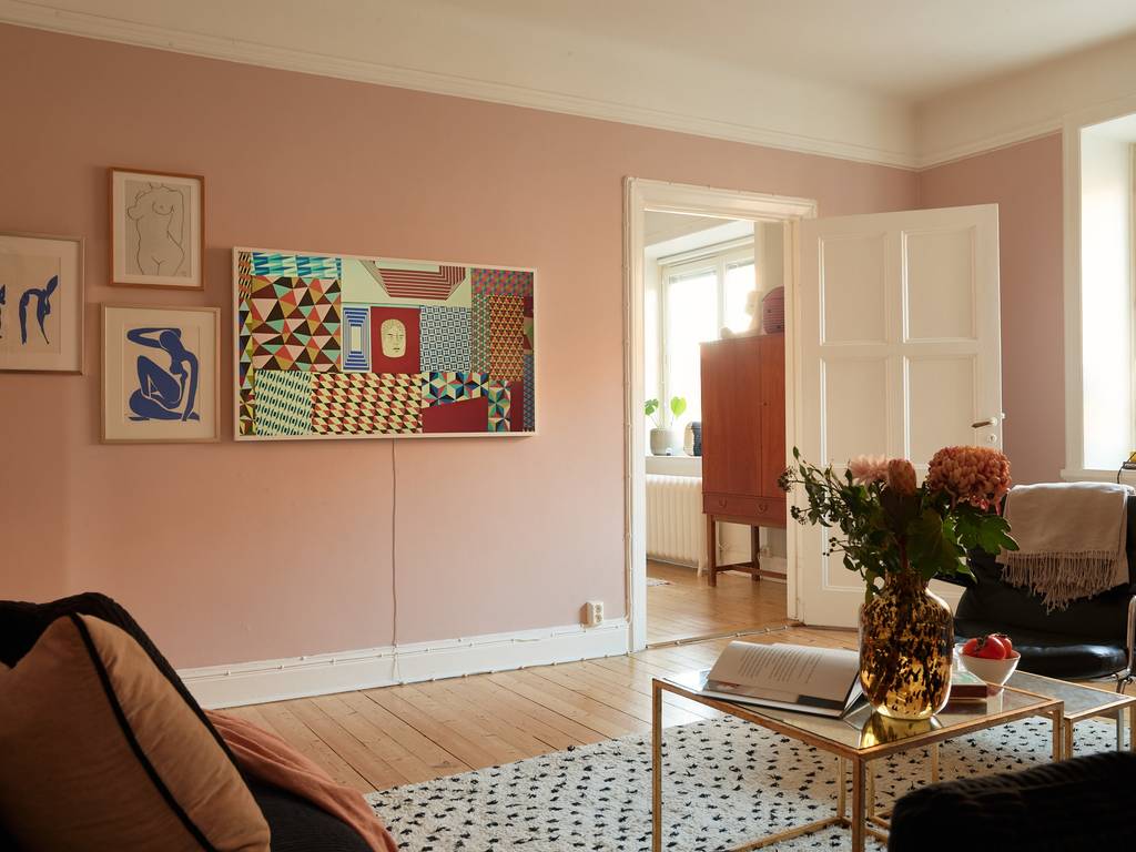 salon murs roses appartement vintage de 69m2 salon murs roses appartement vintage de 69m2