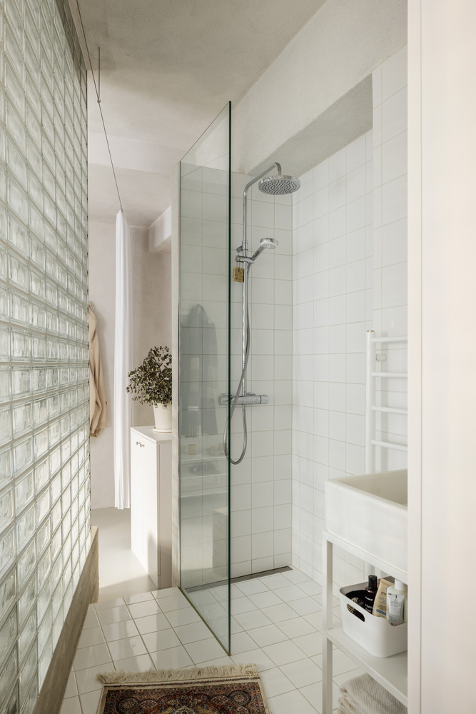 salle de bain design avec cloison pavés de verre rectangulaires salle de bain design avec cloison pavés de verre rectangulaires