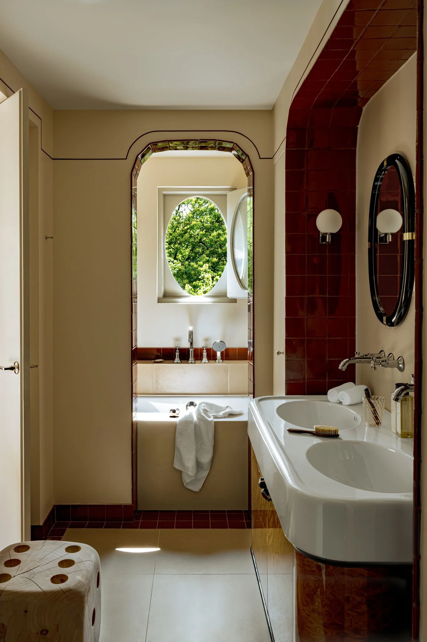 salle de bain maison Art Déco à louer Paris Iconic House salle de bain maison Art Déco à louer Paris Iconic House