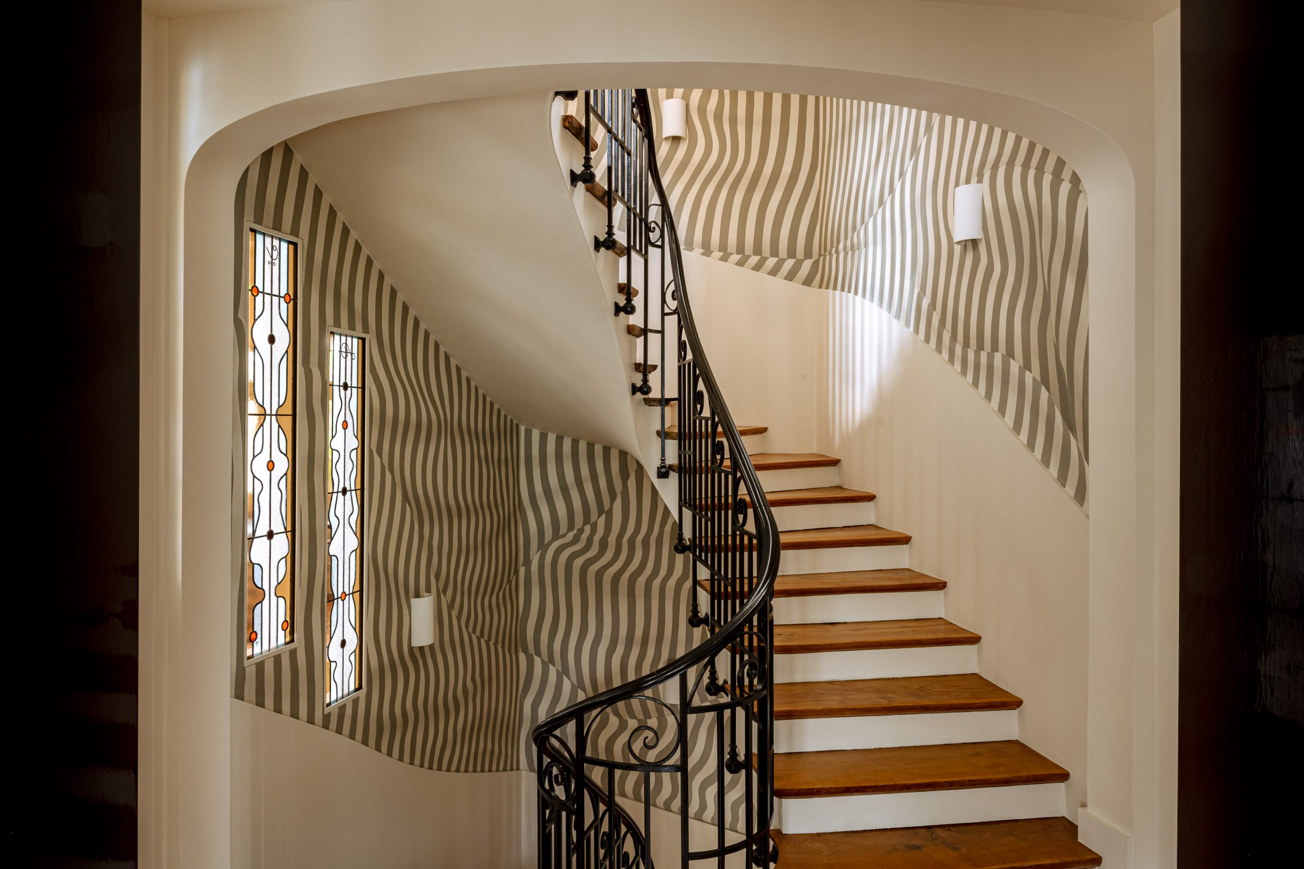 escalier maison Montmartre Iconic House escalier maison Montmartre Iconic House