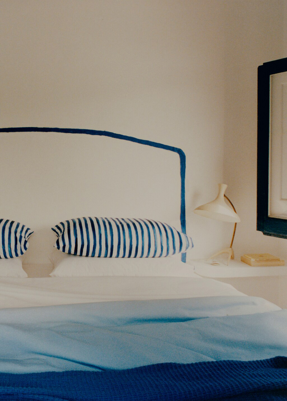 chambre maison décoration bleue et blanche