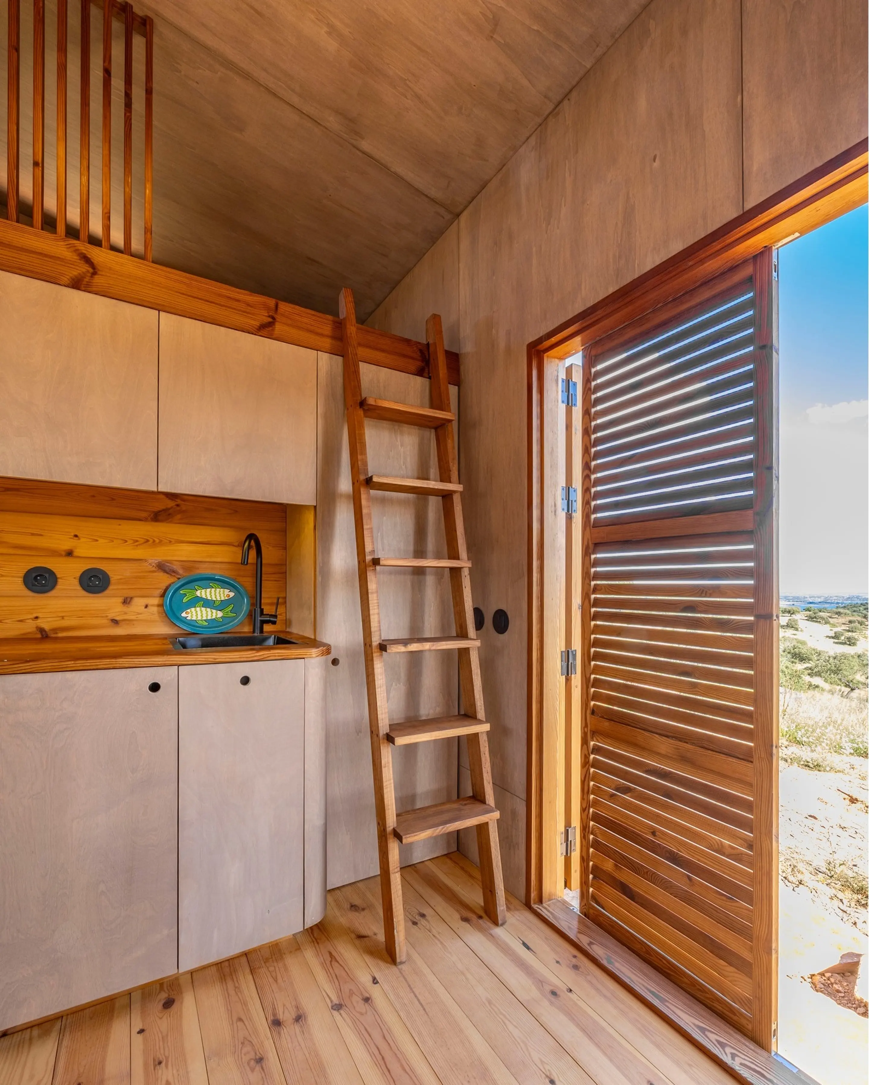 intérieur tiny house Barca Madeiguincho intérieur tiny house Barca Madeiguincho