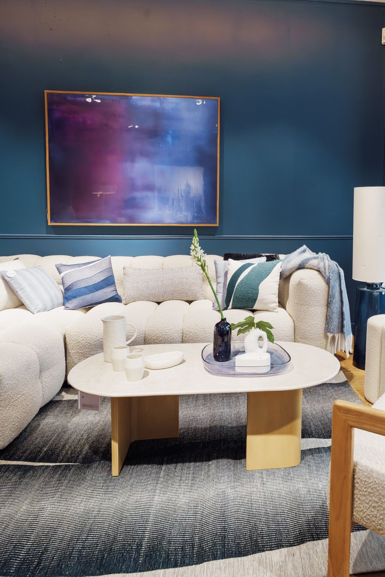 salon design murs bleus catalogue maisons du monde automne/hiver 2025/2026 salon design murs bleus catalogue maisons du monde automne/hiver 2025/2026