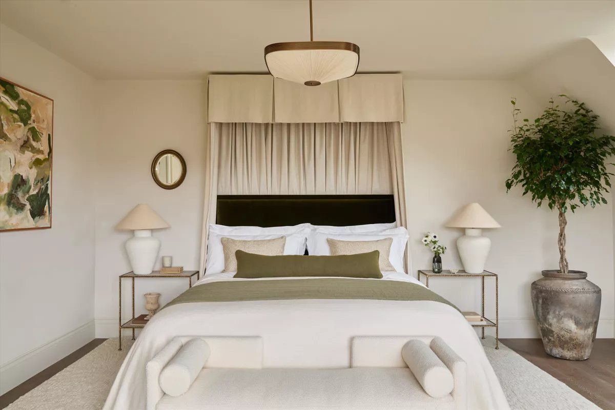 chambre mansardée décoration contemporaine classique et naturelle