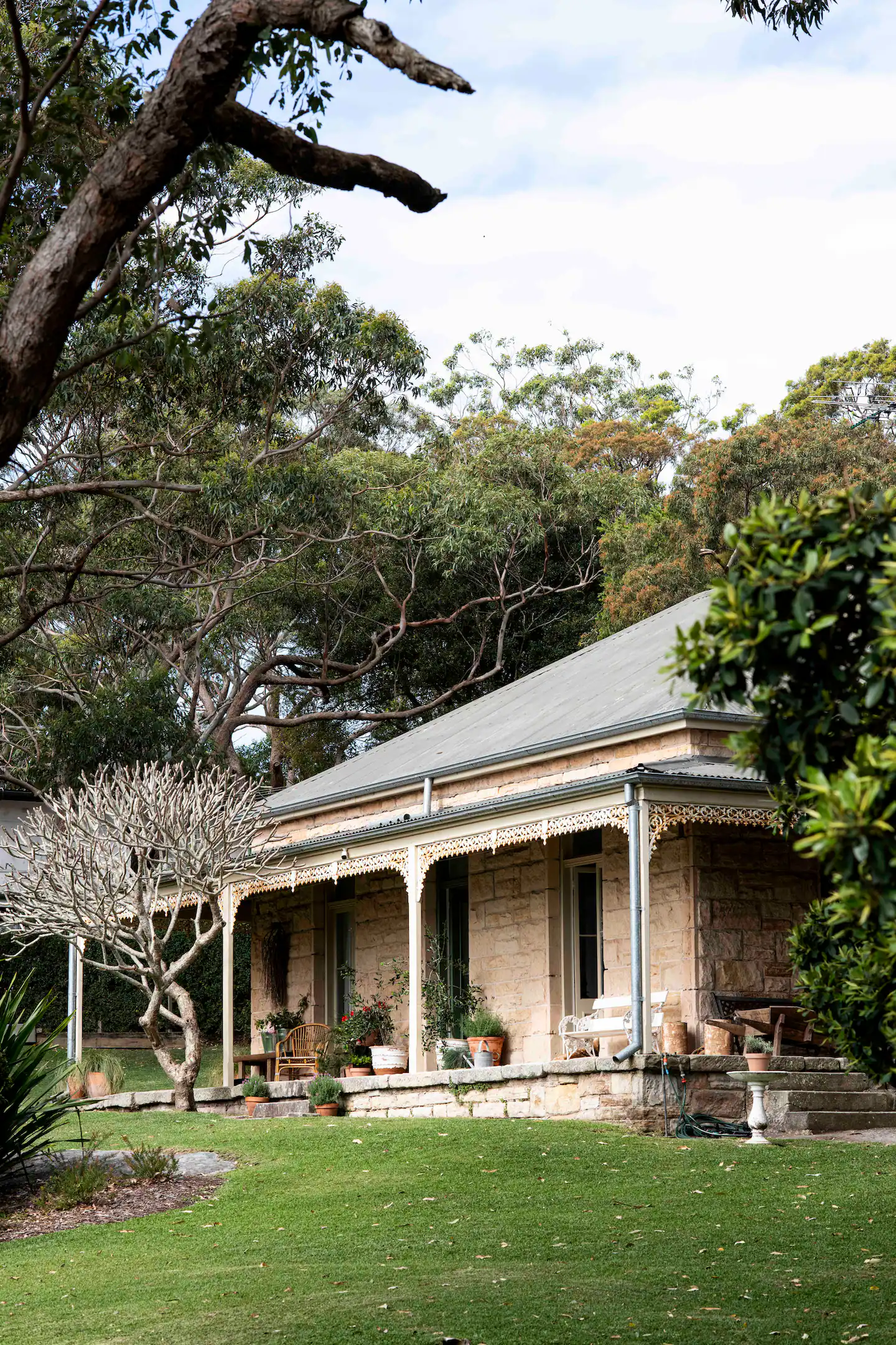 maison à la façade en grès décoration rustique chic Simpson Cottage Bundeena