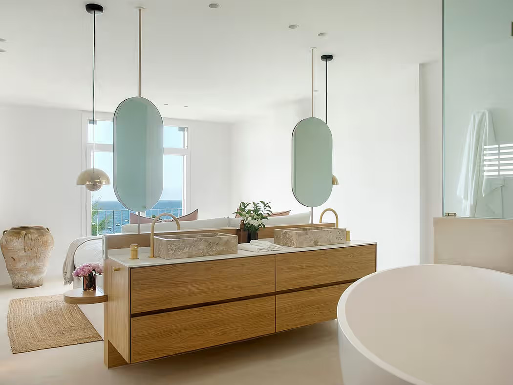 chambre avec salle de bain ouverte en tête de lit vue mer chambre avec salle de bain ouverte en tête de lit vue mer