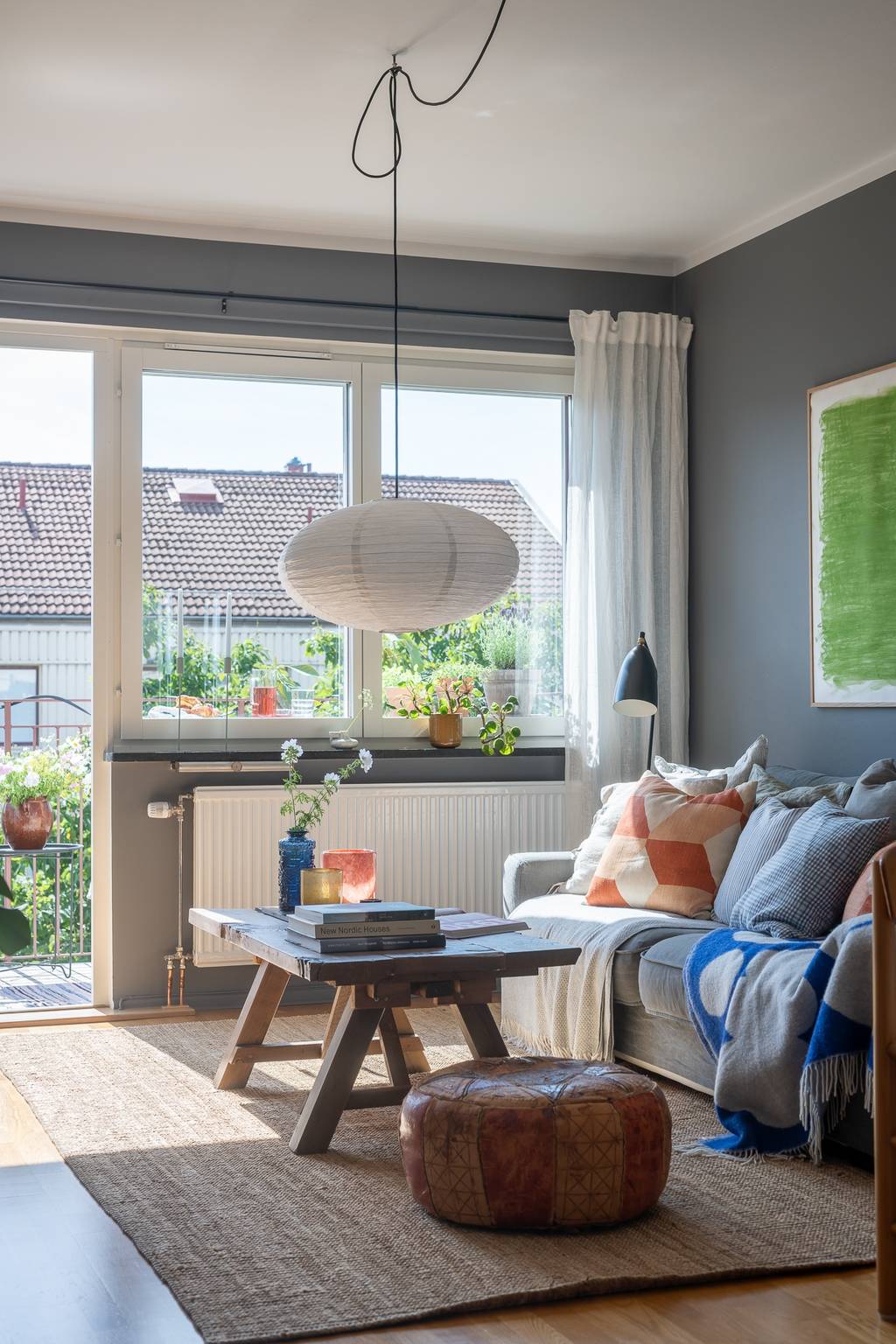 salon murs gris deux-pièces 46m2