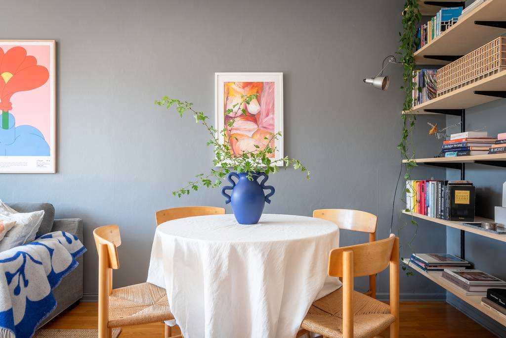 salon murs gris deux-pièces 46m2