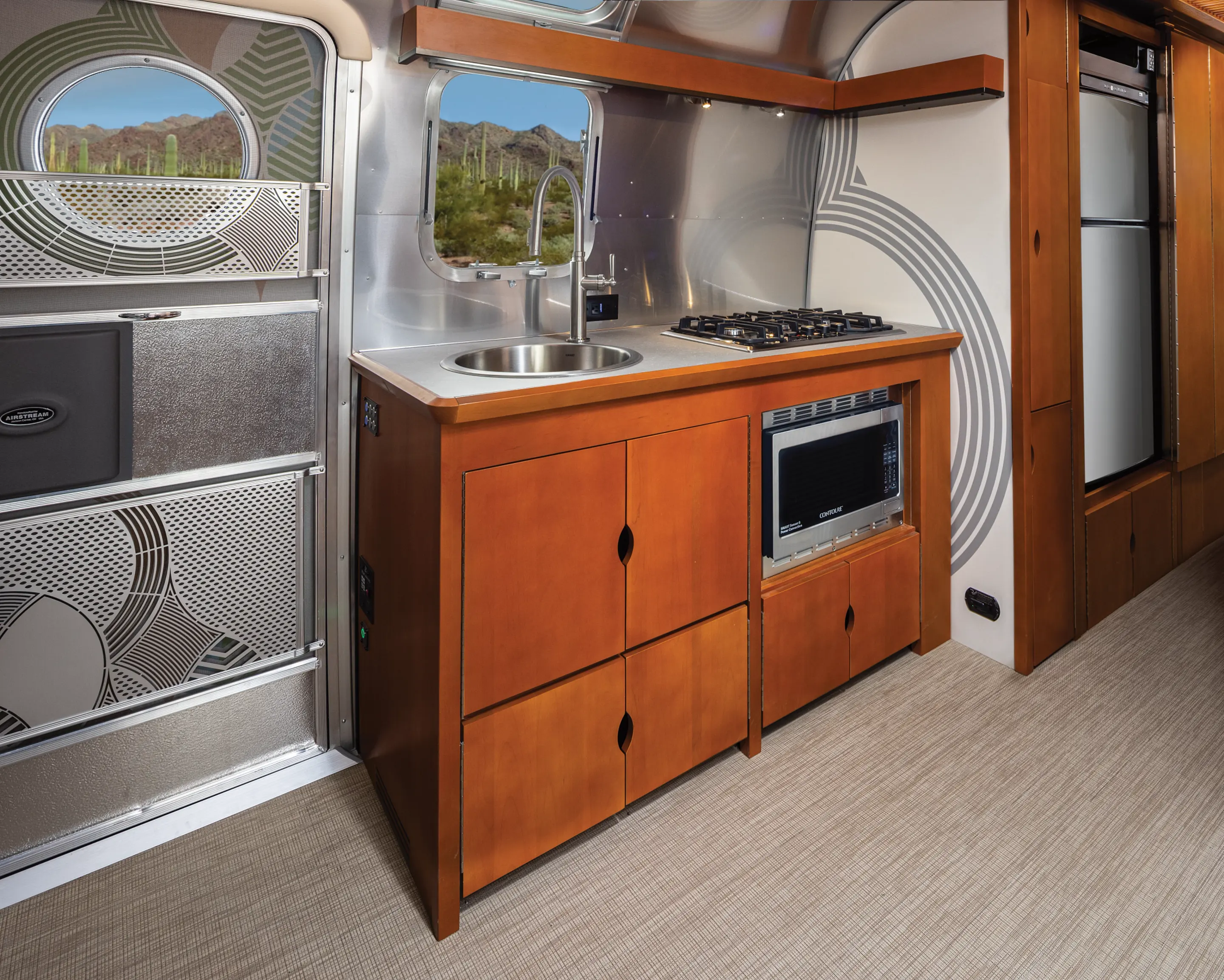 intérieur caravane Airstream collaboration Frank Lloyd Wright Foundation intérieur caravane Airstream collaboration Frank Lloyd Wright Foundation