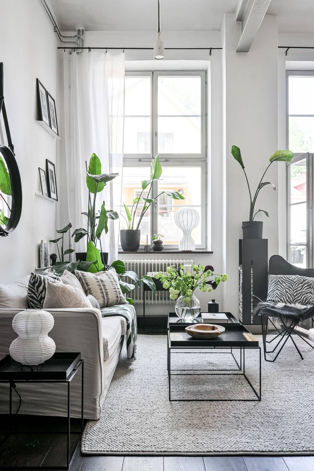 salon décoration noire et blanche appartement 58m2 en duplex