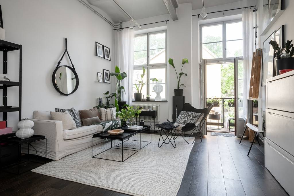 salon décoration noire et blanche appartement 58m2 en duplex