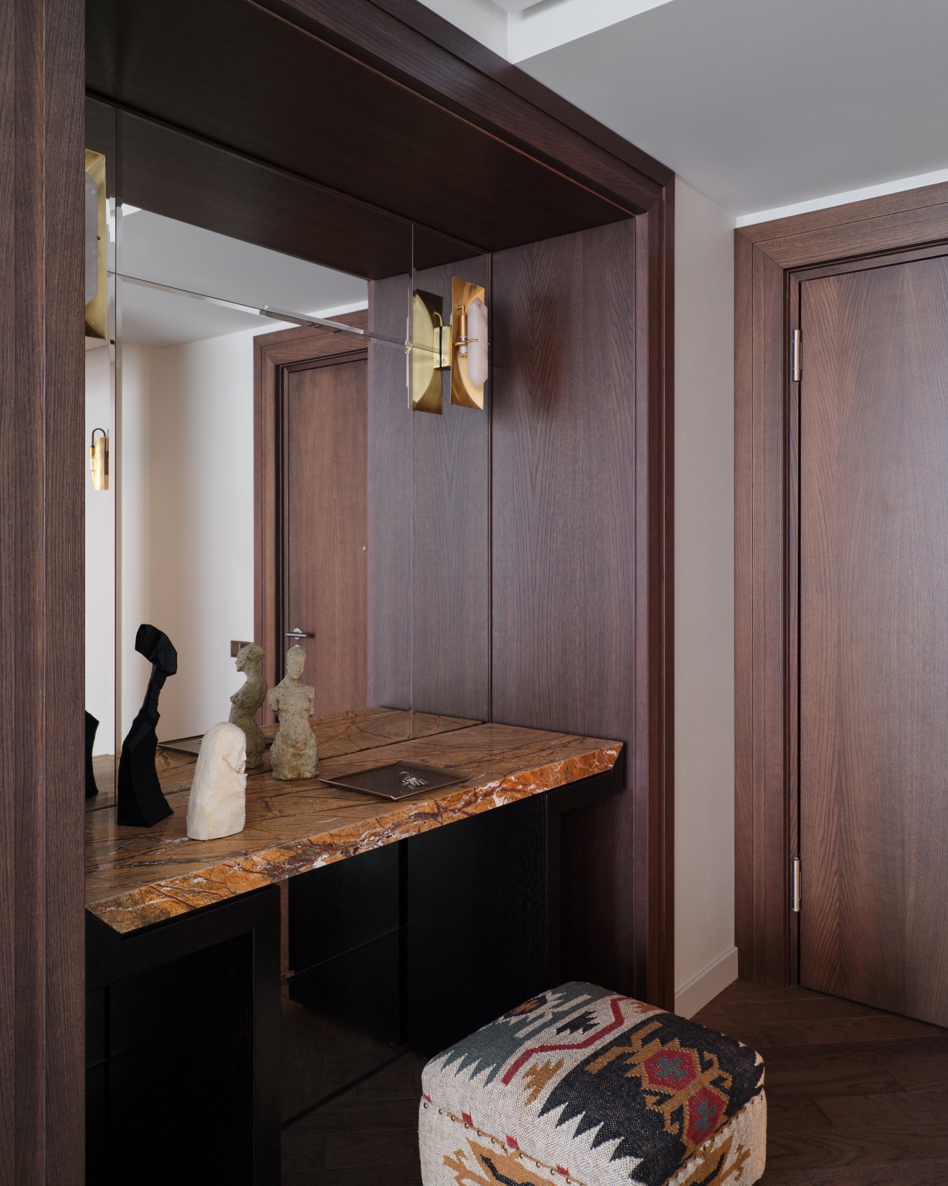 entrée avec bureau dans niche entrée avec bureau dans niche