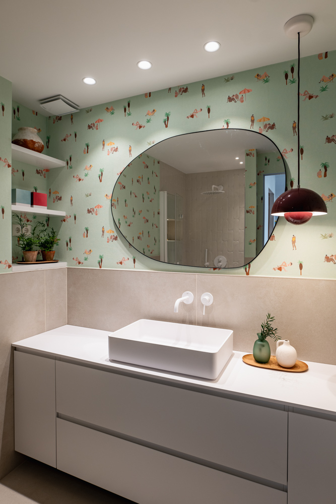 salle de bain avec papier-peint vert salle de bain avec papier-peint vert