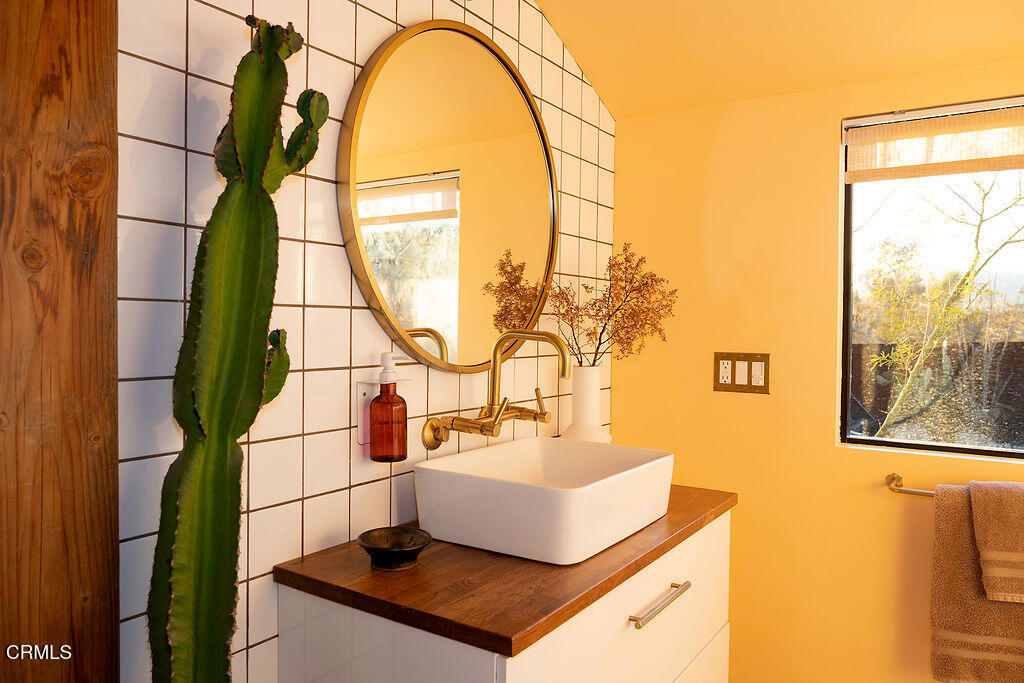 salle de bain jaune et blanche vintage salle de bain jaune et blanche vintage