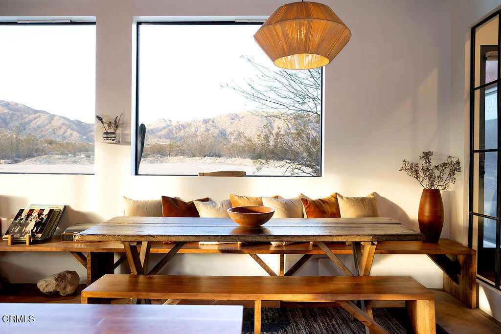 salle à manger décoration rustique moderne maison Joshua Tree salle à manger décoration rustique moderne maison Joshua Tree