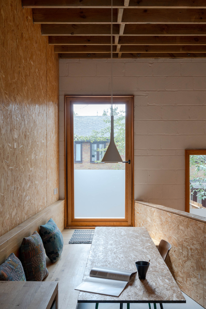 salle à manger murs OSB petite maison 51m2