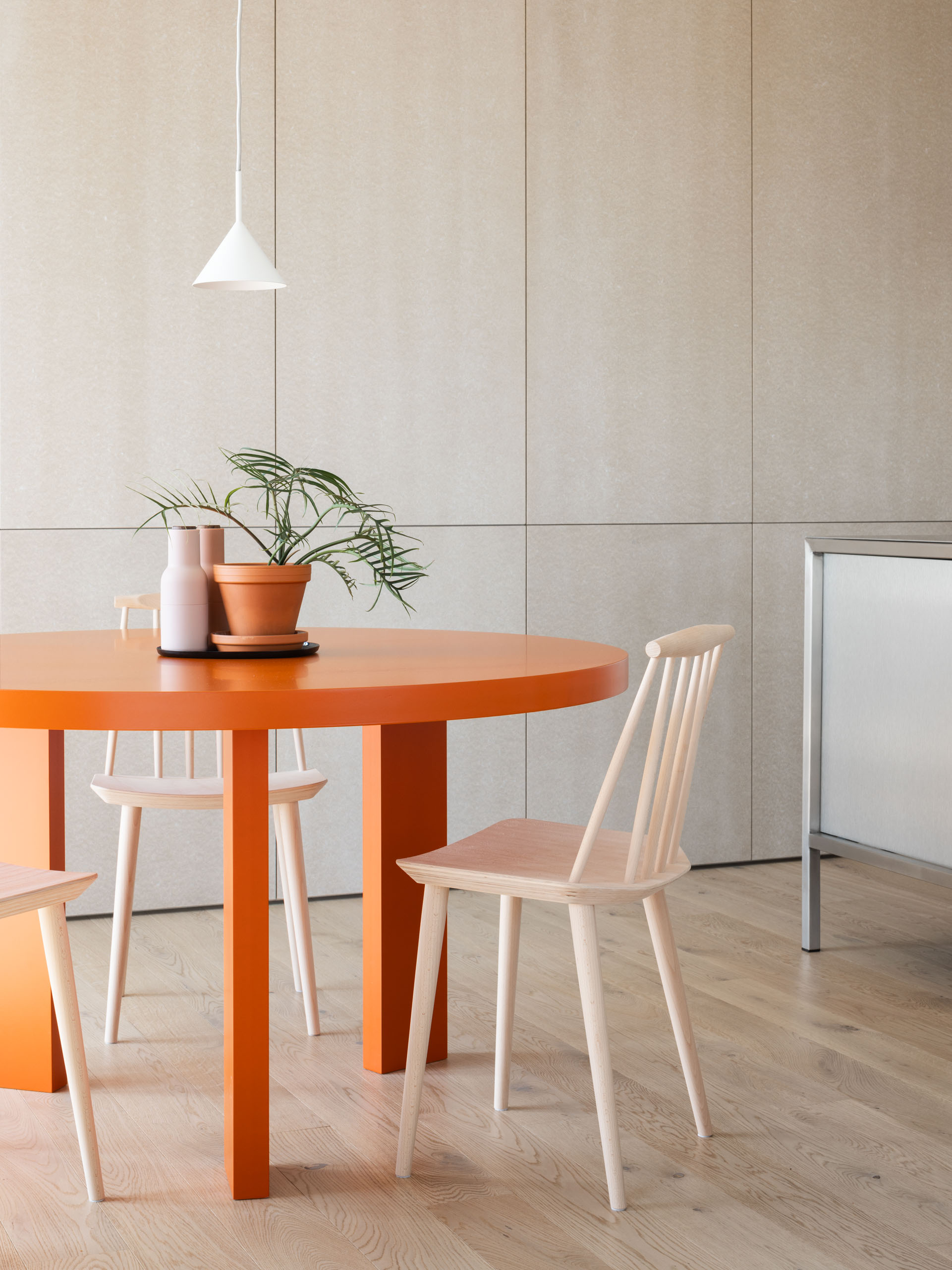 salle à manger avec table ronde orange décoration design salle à manger avec table ronde orange décoration design