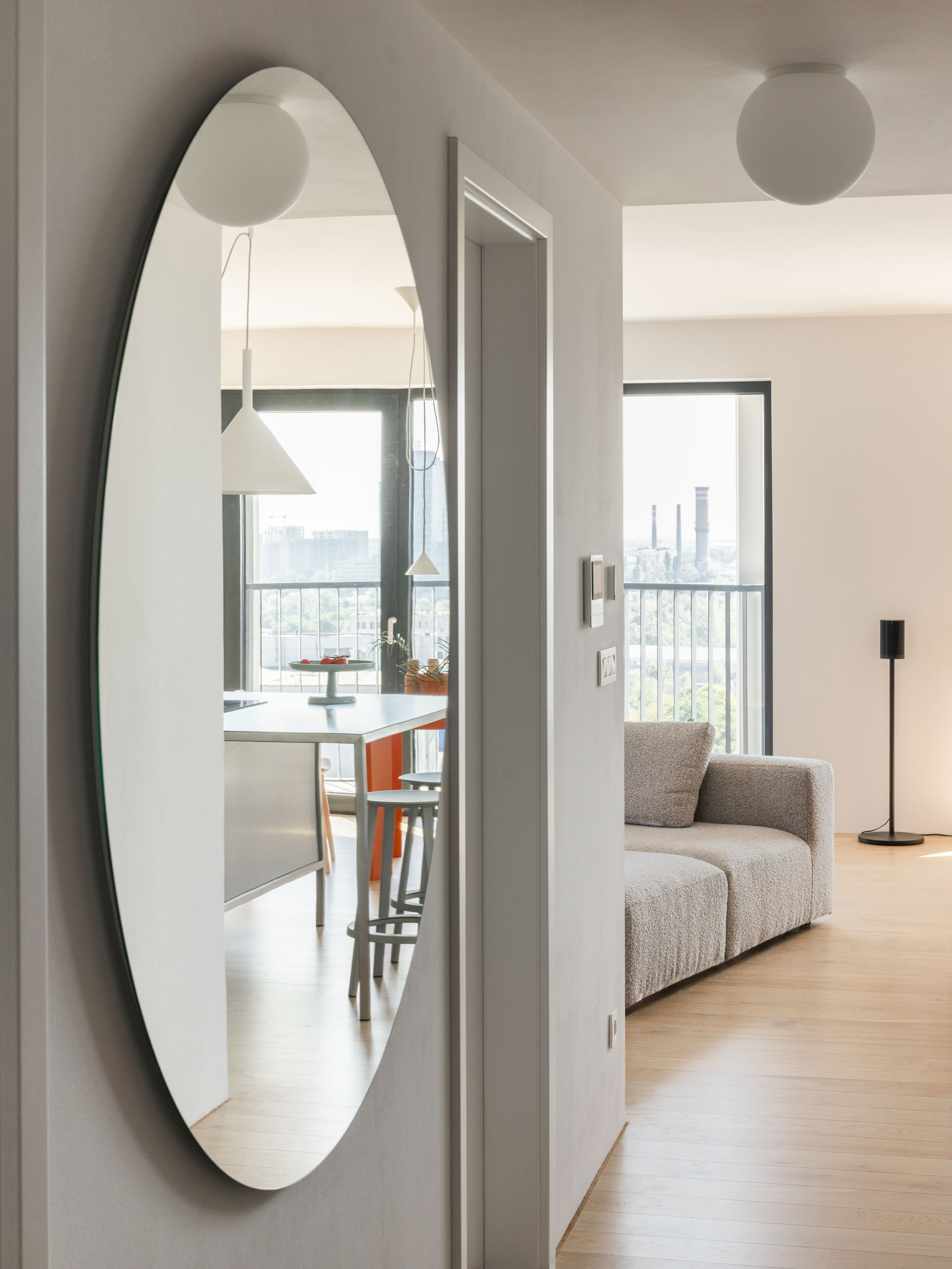 couloir avec miroir rond couloir avec miroir rond