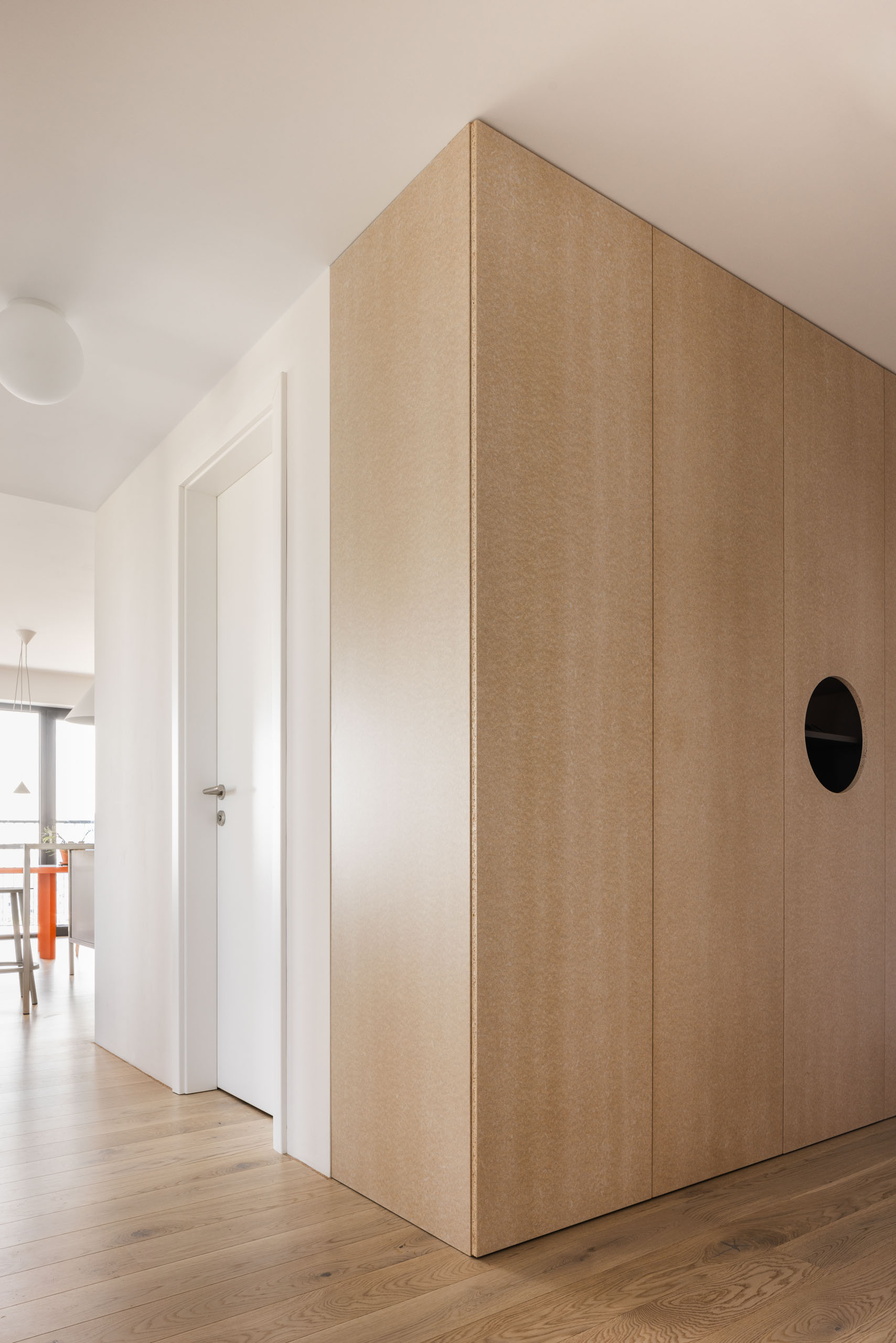 couloir avec placard bois design couloir avec placard bois design