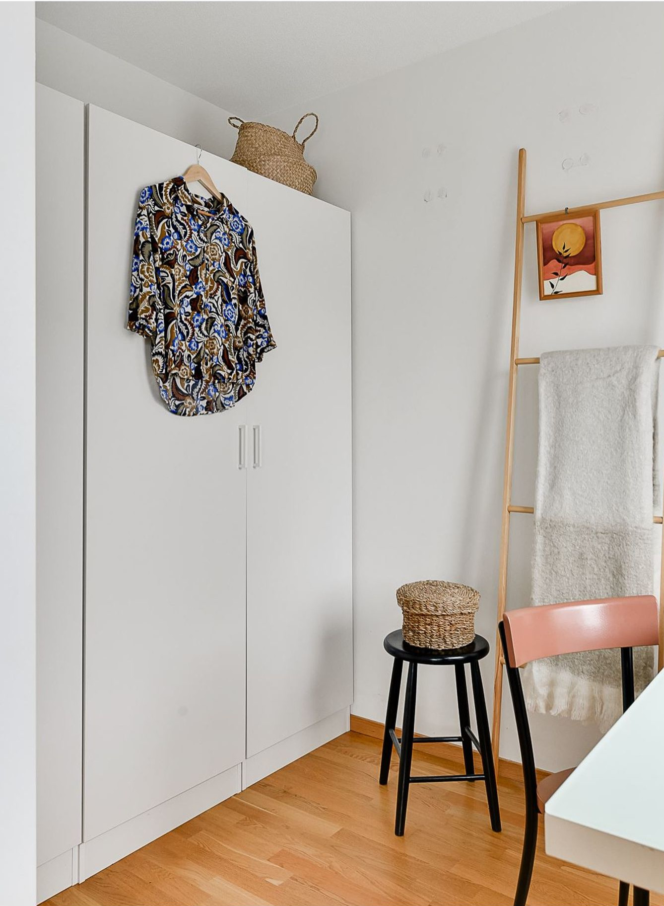 bureau avec placards