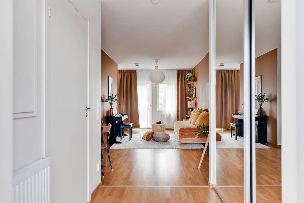 entrée placard portes miroir deux-pièces 40m2 décoration caramel