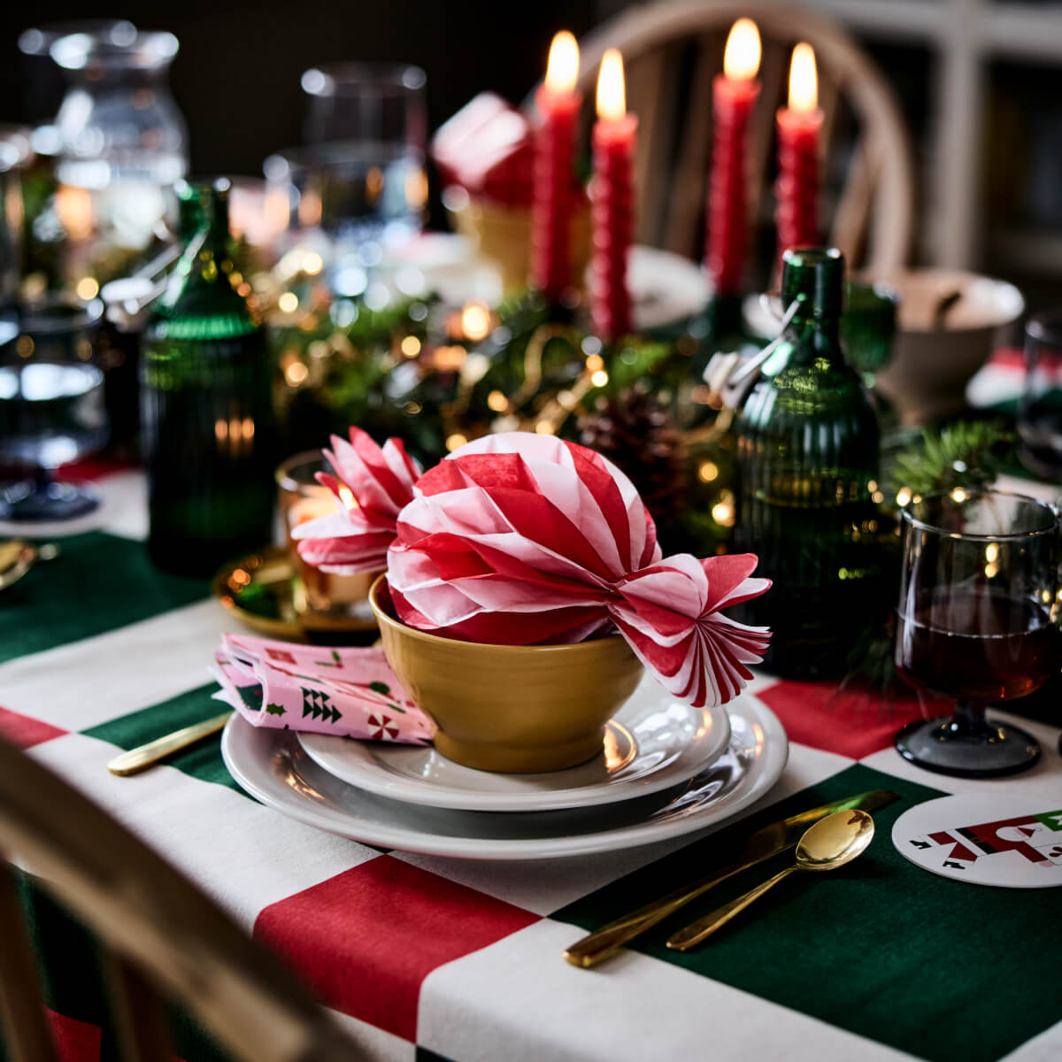 table salle à manger décoration IKEA pour Noël 2025