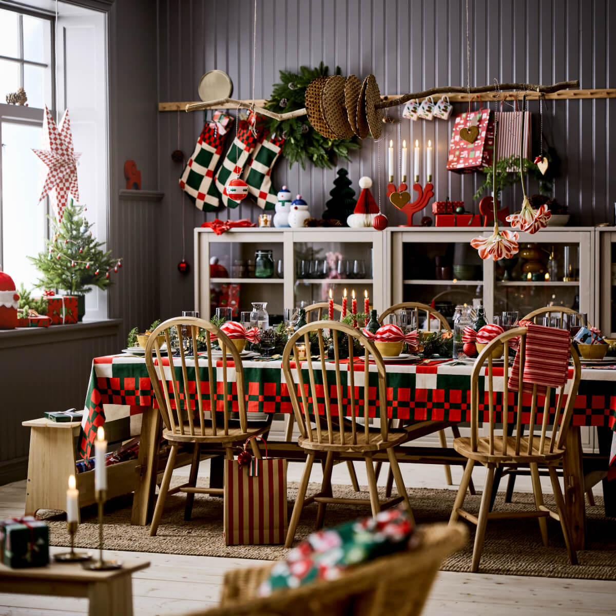 salle à manger décoration IKEA pour Noël 2025