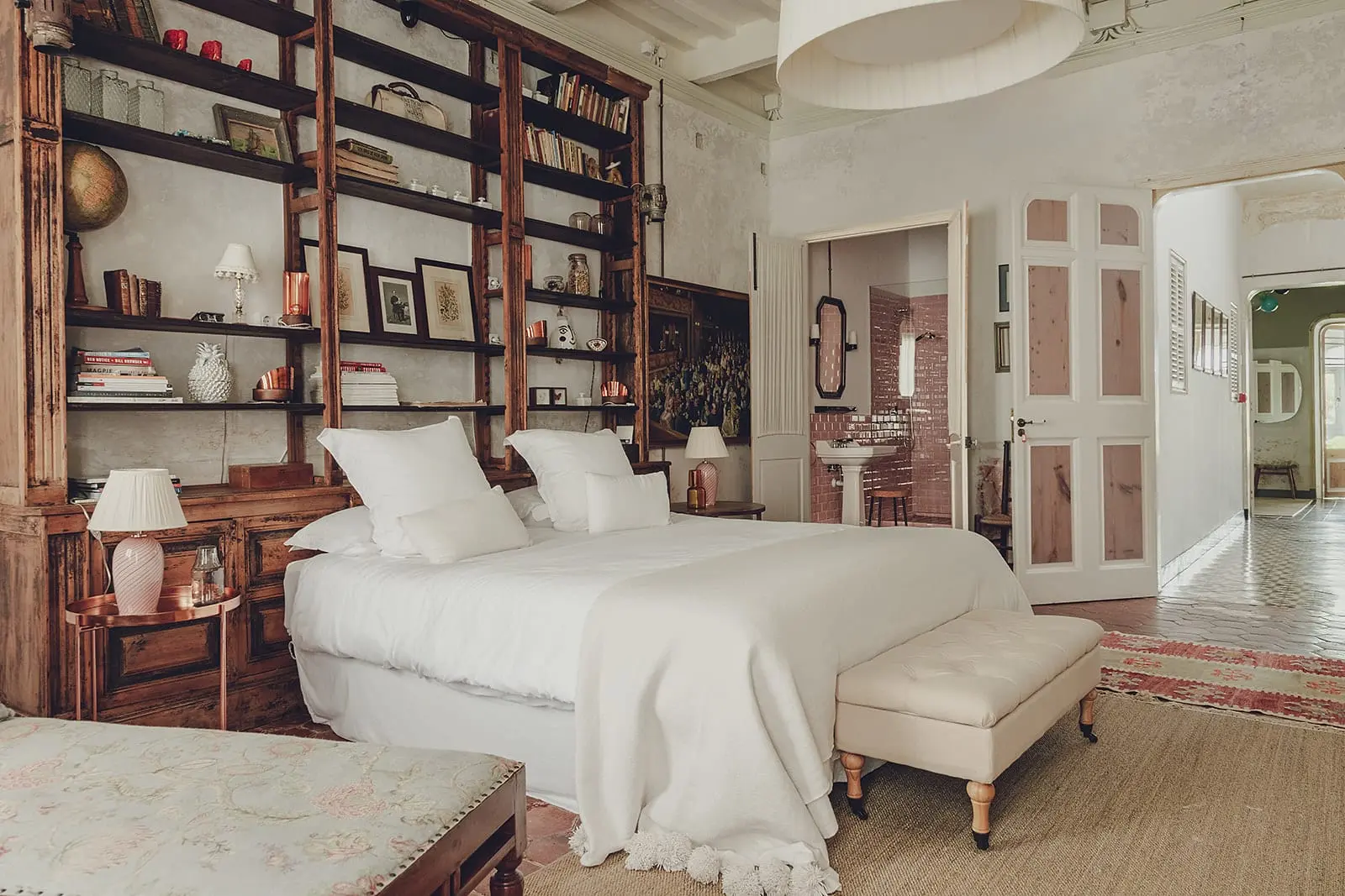 chambre décoration classique chic maison du 19e siècle à Minorque