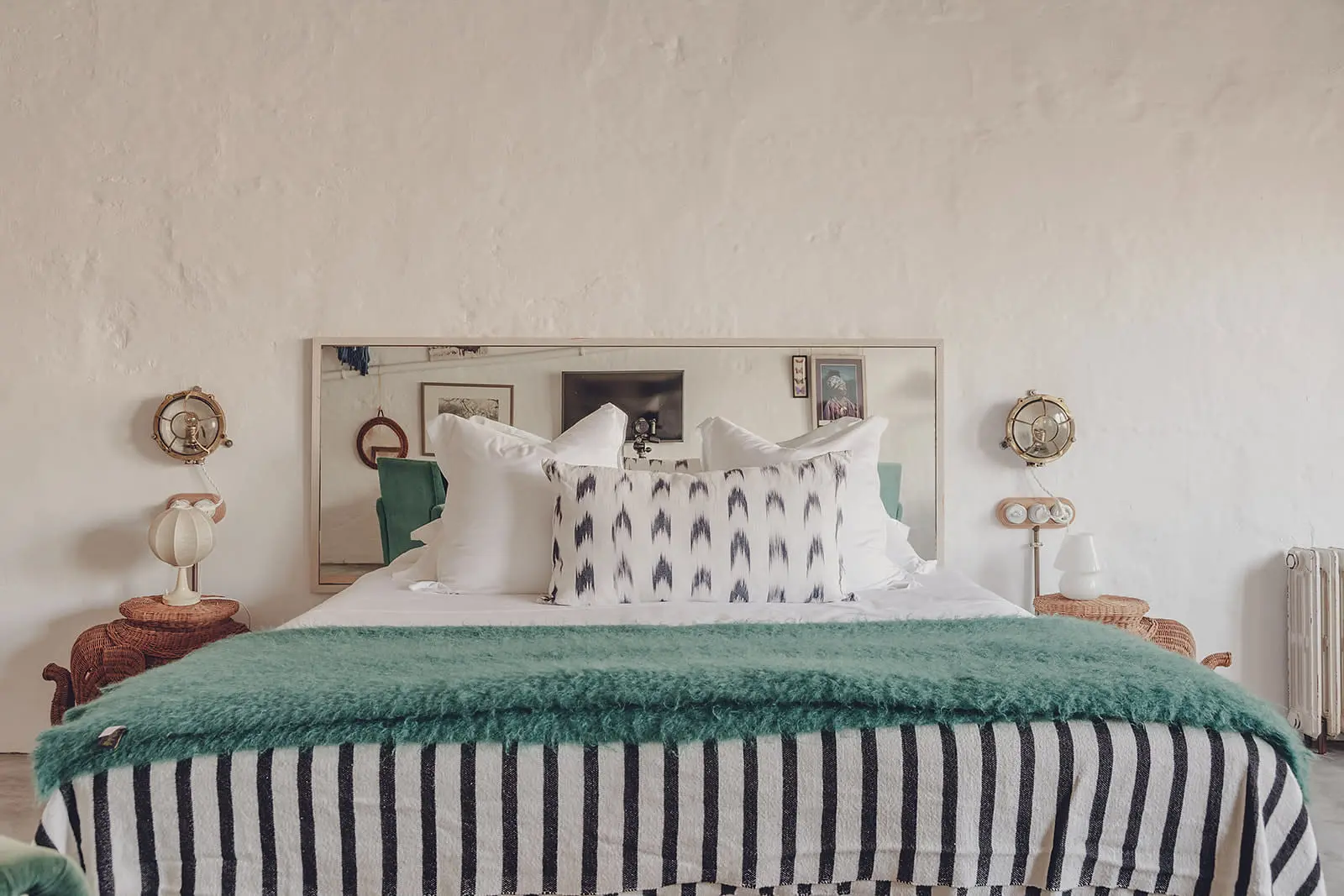 chambre décoration rustique chic maison du 19e siècle à Minorque