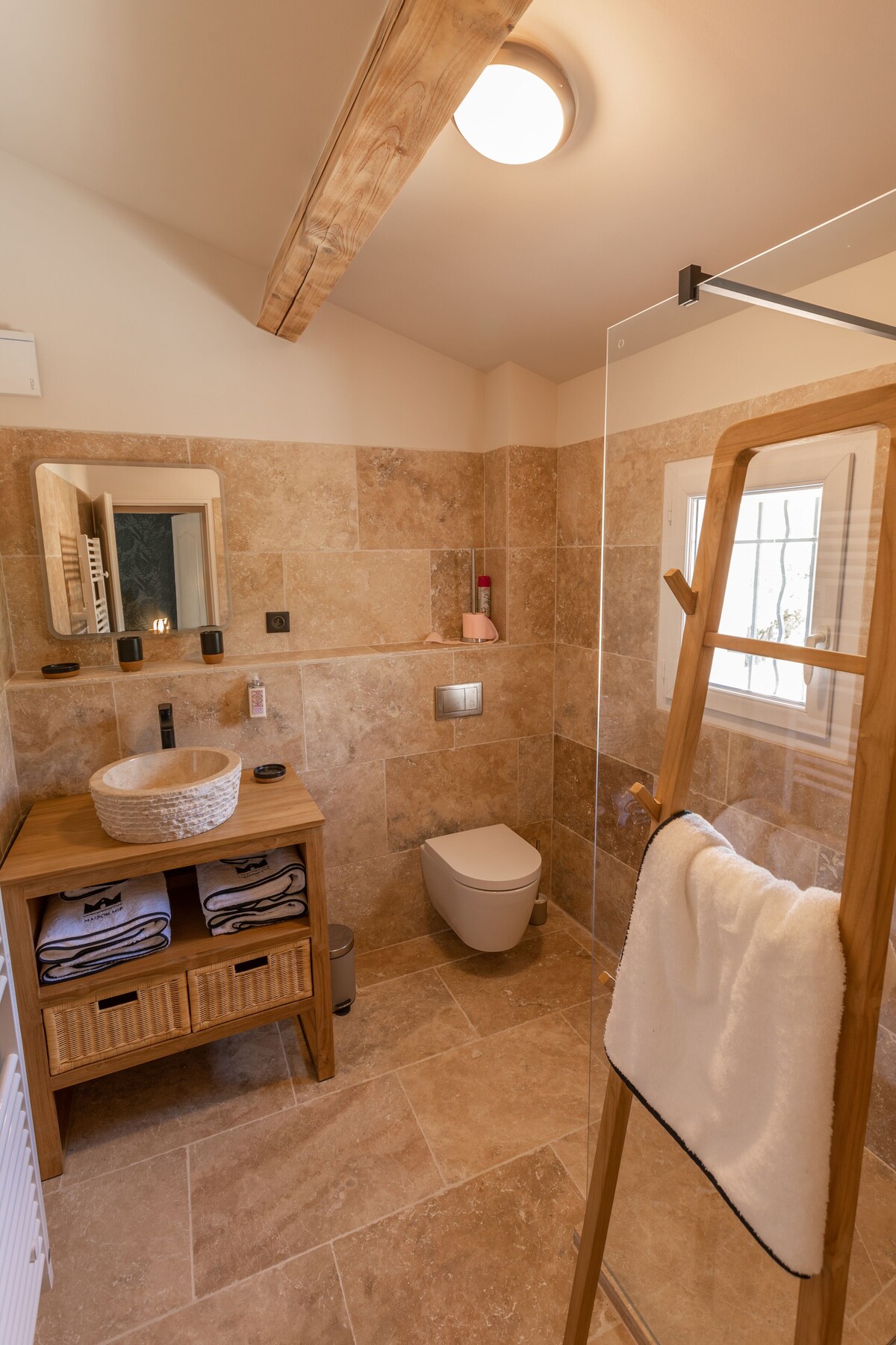 salle de bain La Bastide Blanche maison MIP salle de bain La Bastide Blanche maison MIP