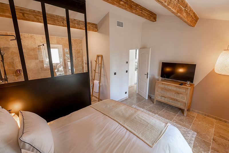 chambre avec salle de bain La Bastide Blanche maison MIP chambre avec salle de bain La Bastide Blanche maison MIP