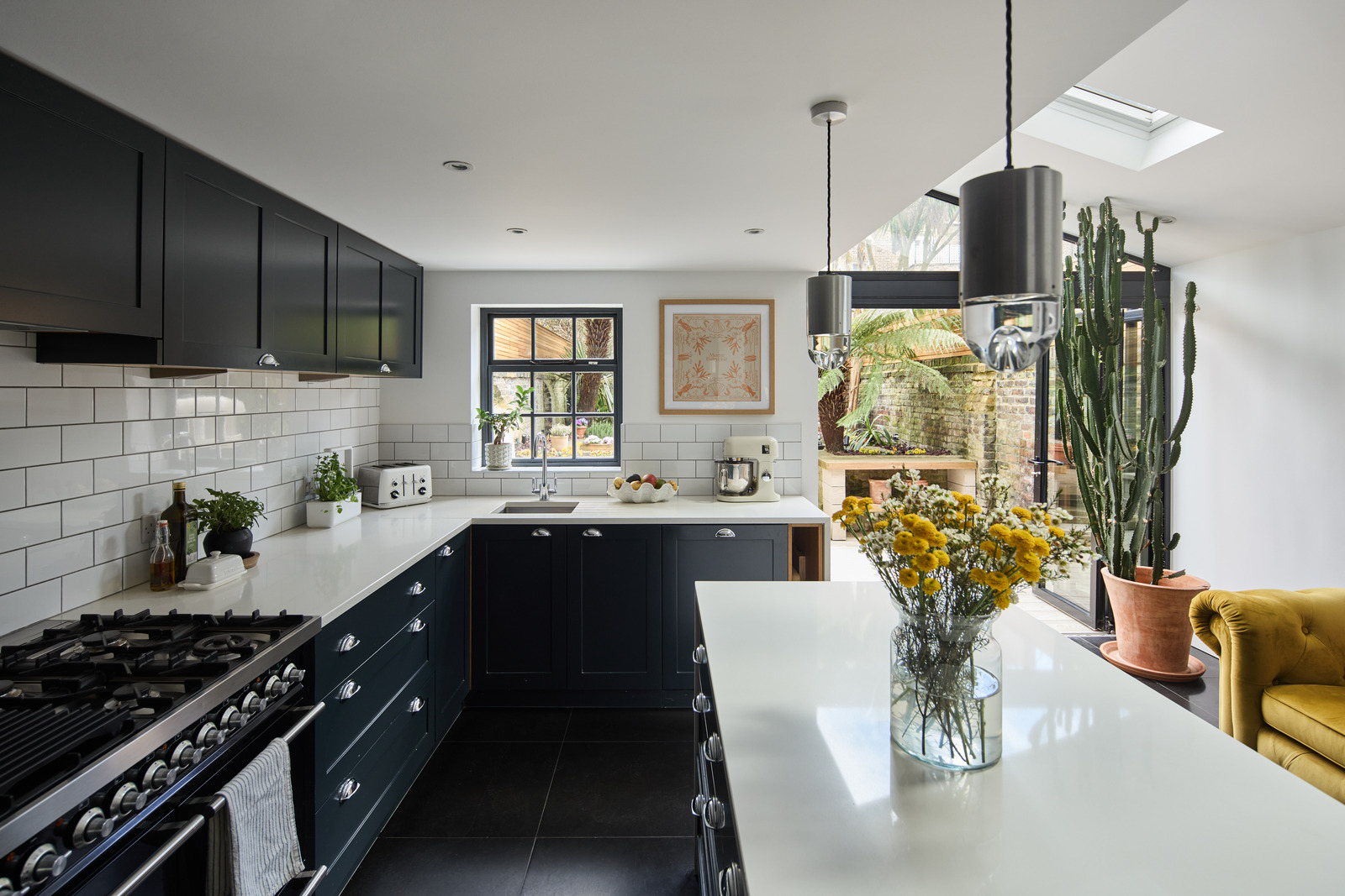 cuisine noire sur jardin maison Londres cuisine noire sur jardin maison Londres