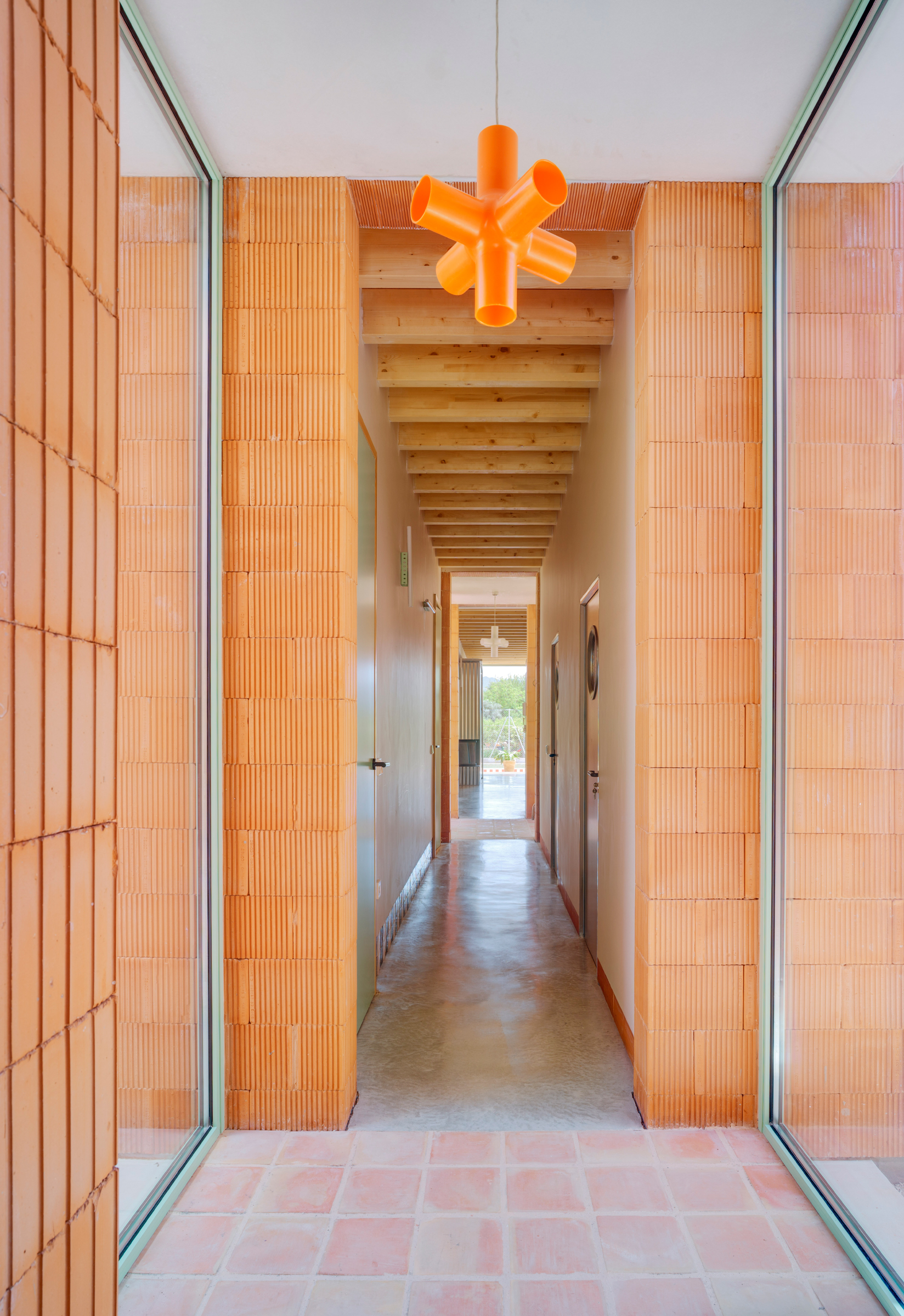 couloir briques terre cuite MAISON MYM couloir briques terre cuite MAISON MYM