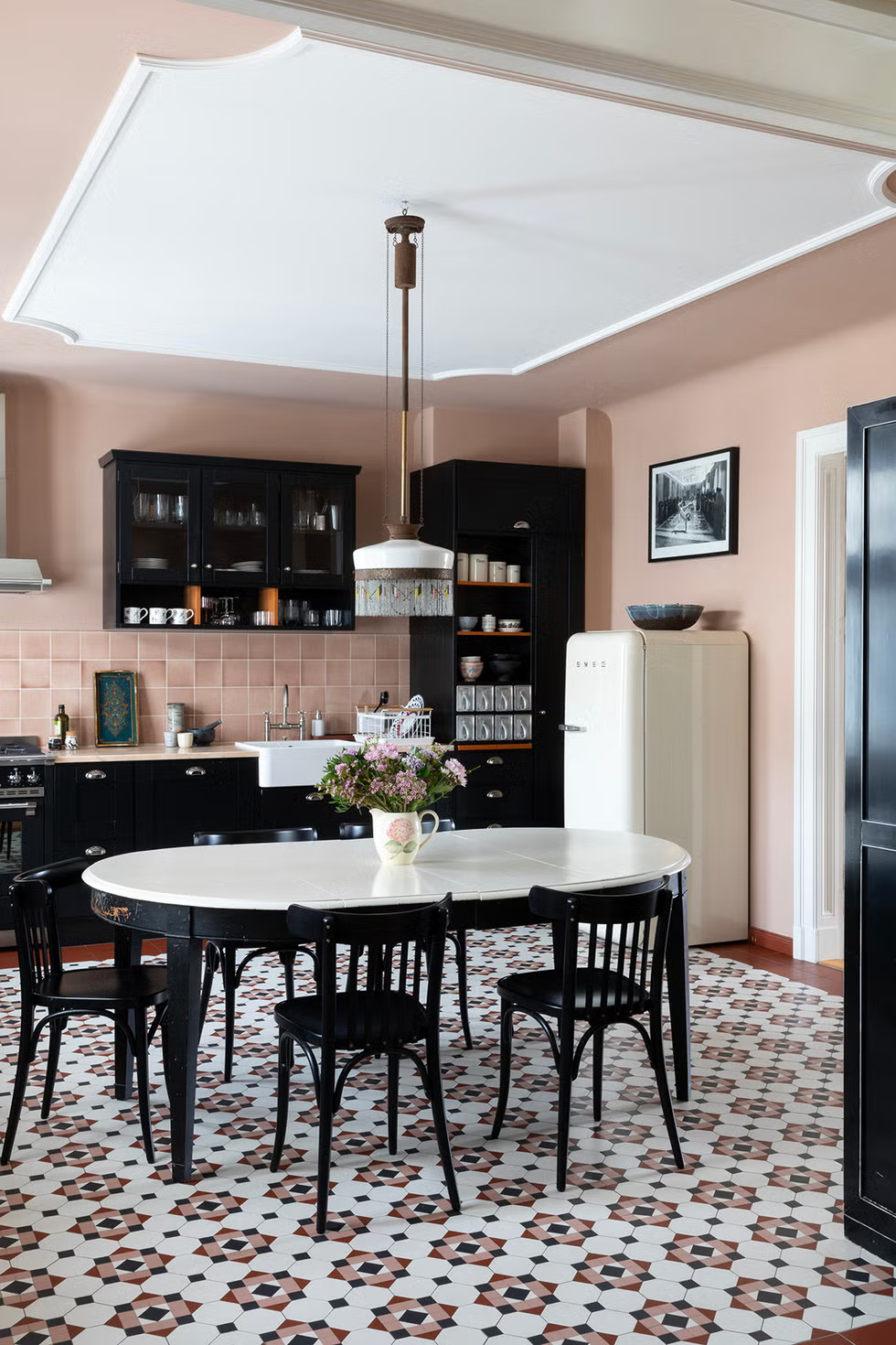 cuisine vintage murs roses