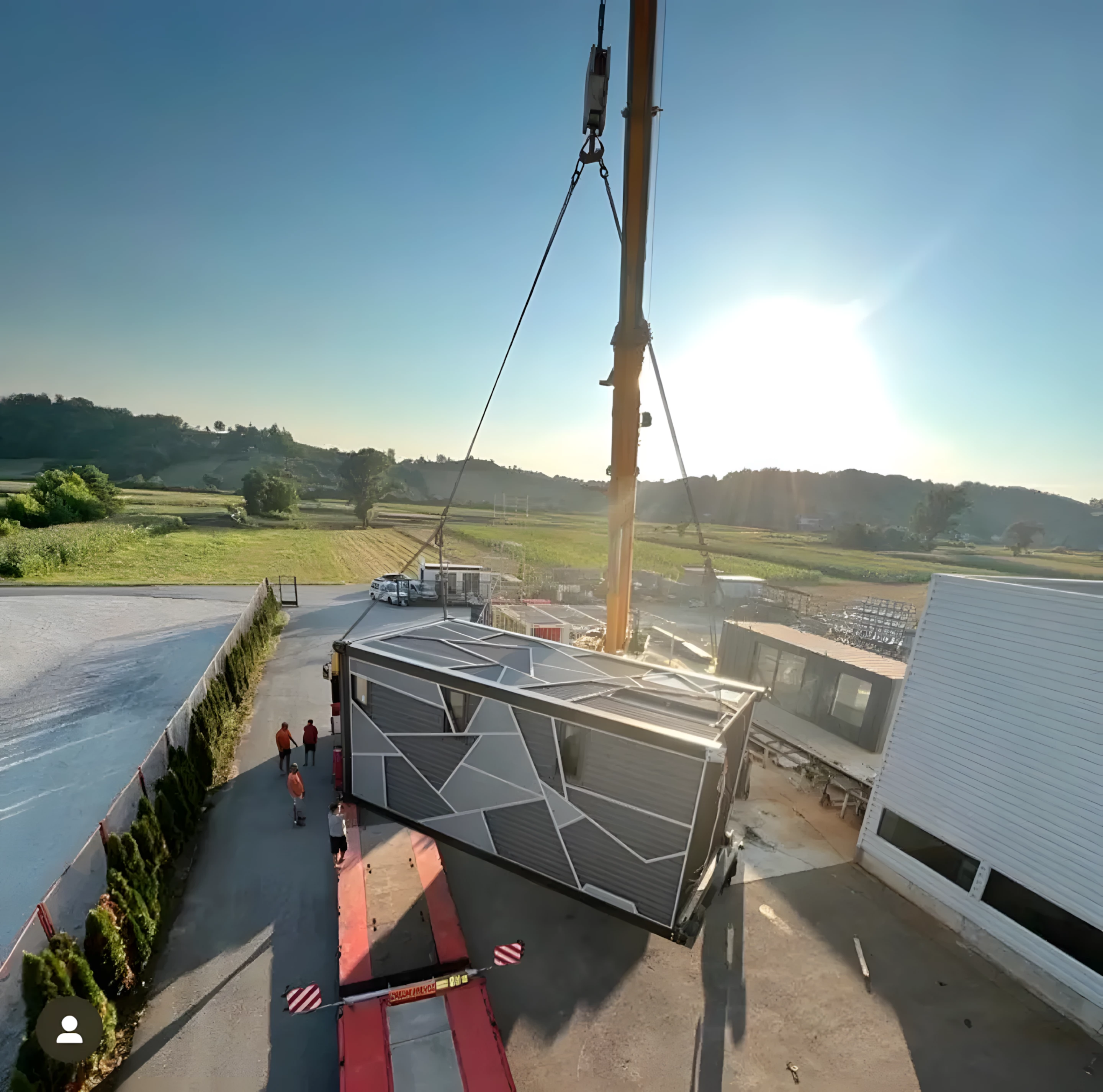 livraison petite maison 50m2 sur trois niveaux DQ Tower