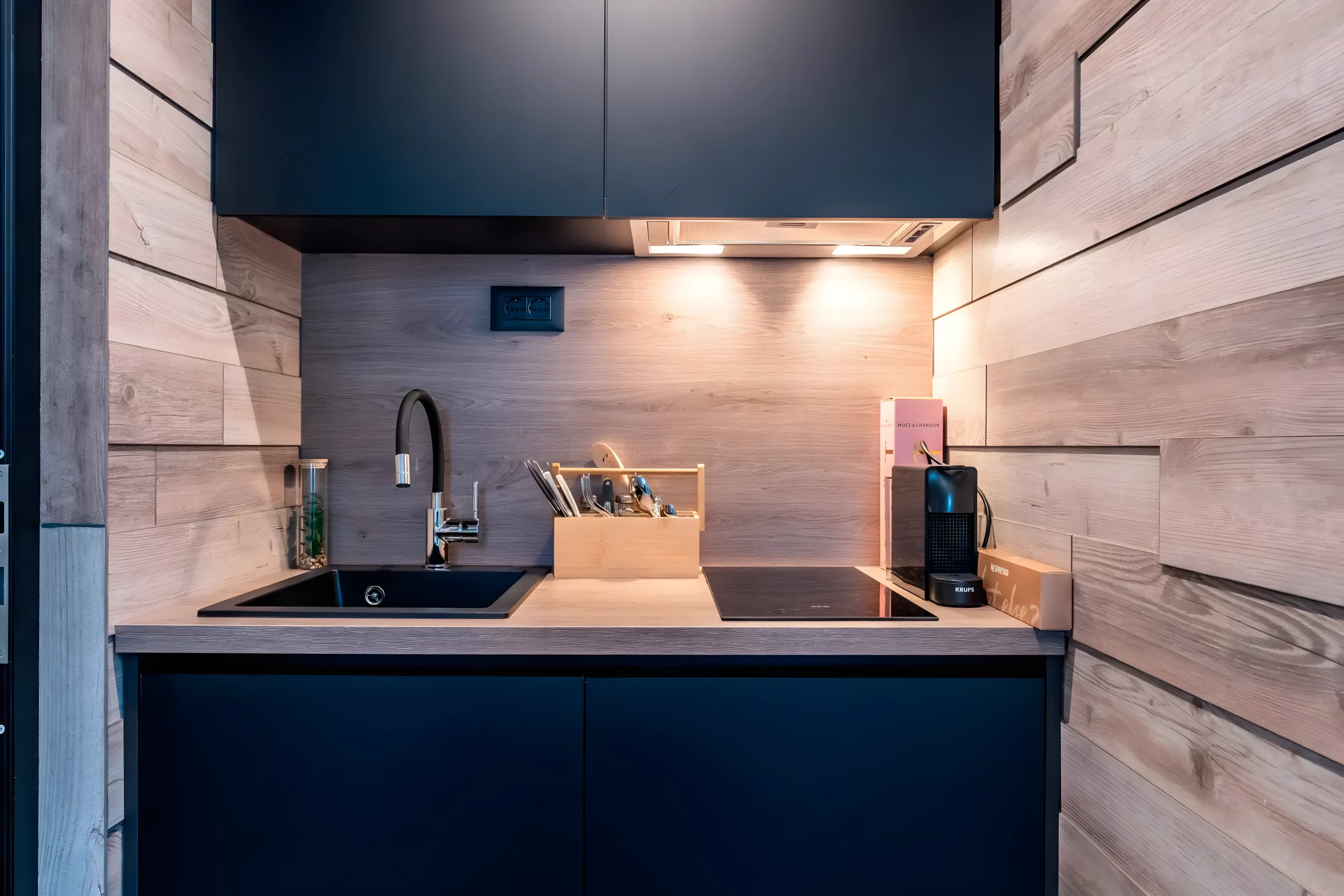 cuisine petite maison 50m2 sur trois niveaux DQ Tower
