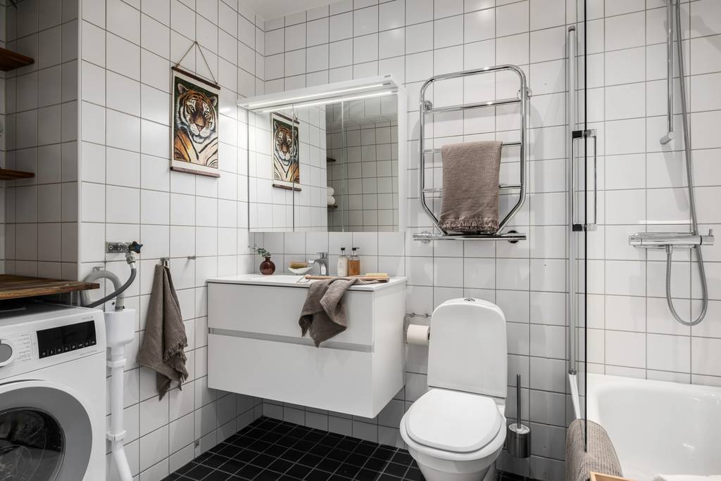 salle de bain blanche