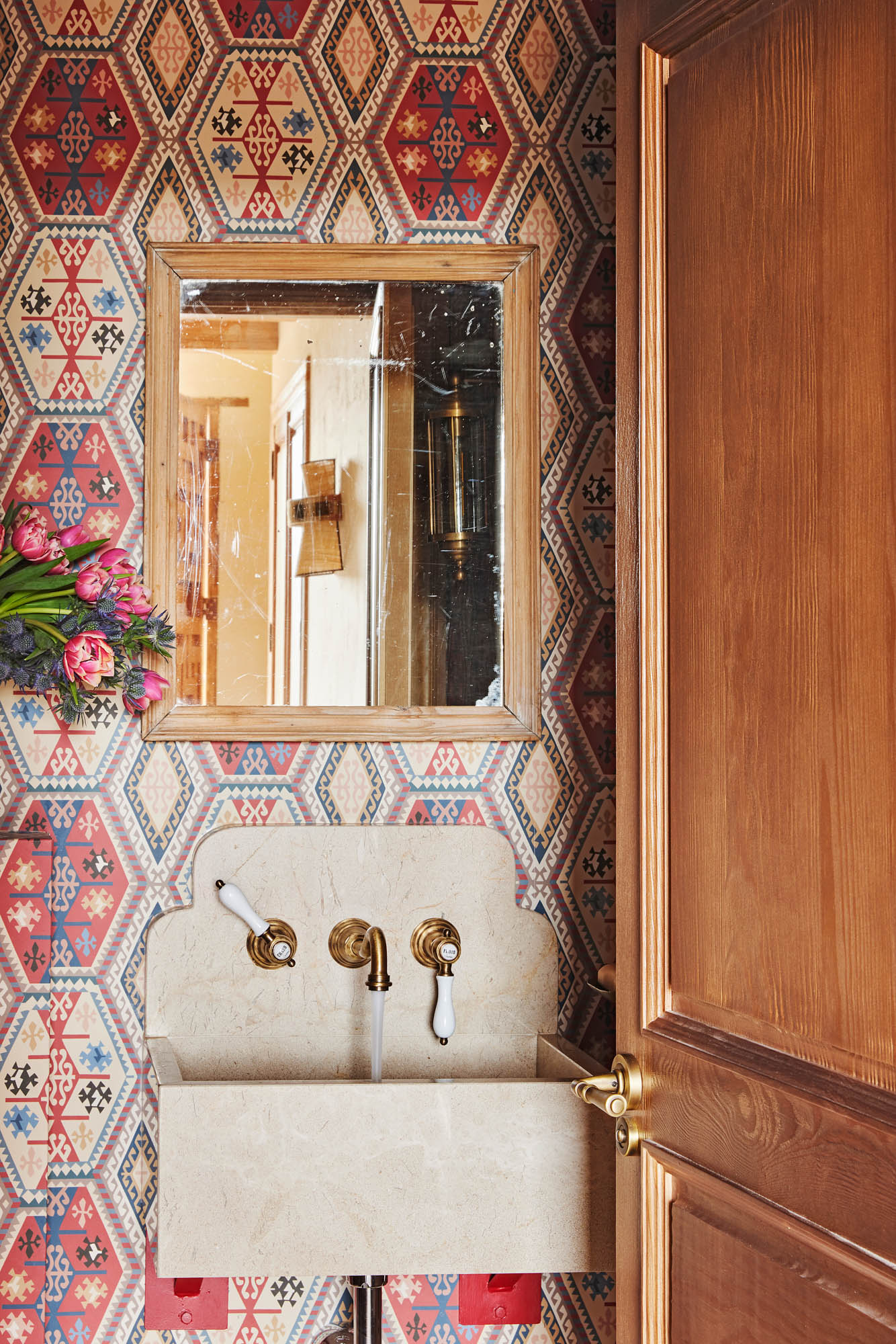 toilettes papier-peint motif kilim