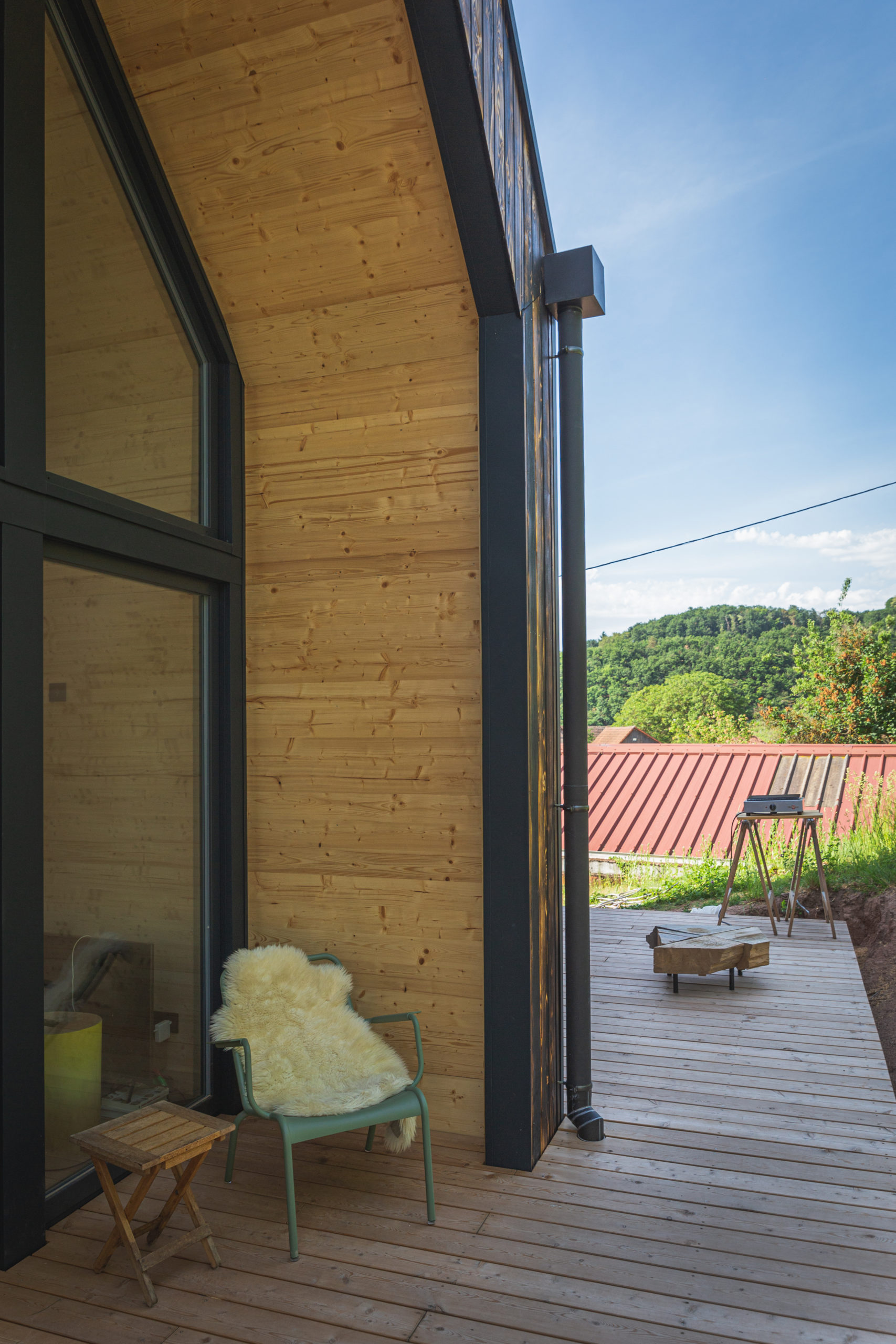 terrasse petite maison 40m2 préfabriquée en Alsace par ÜTE terrasse petite maison 40m2 préfabriquée en Alsace par ÜTE
